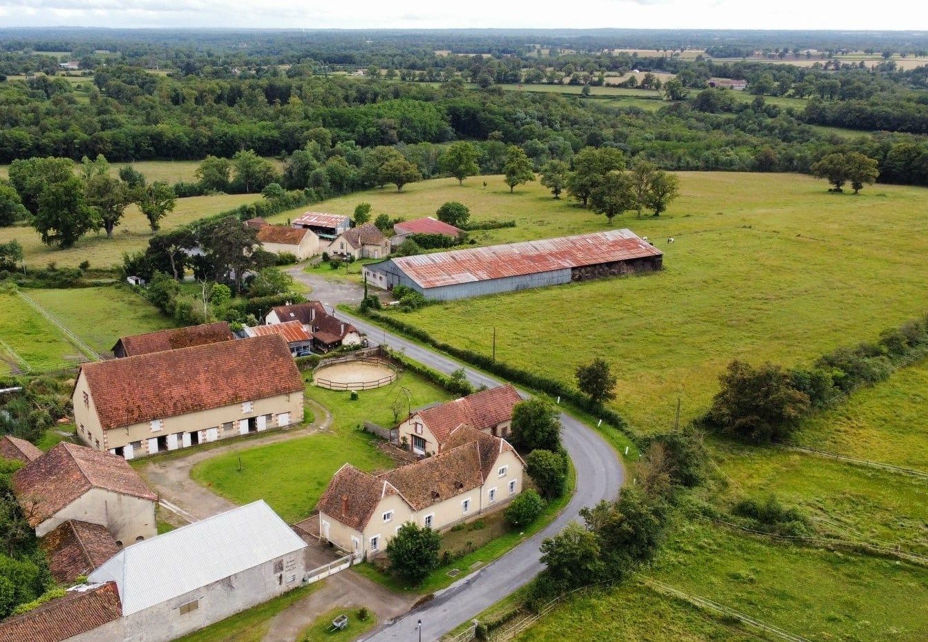 equestrian property 8 rooms for sale on MONTMORILLON (86500)