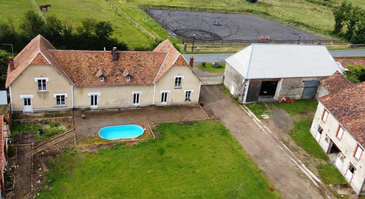 equestrian property 8 rooms for sale on MONTMORILLON (86500)