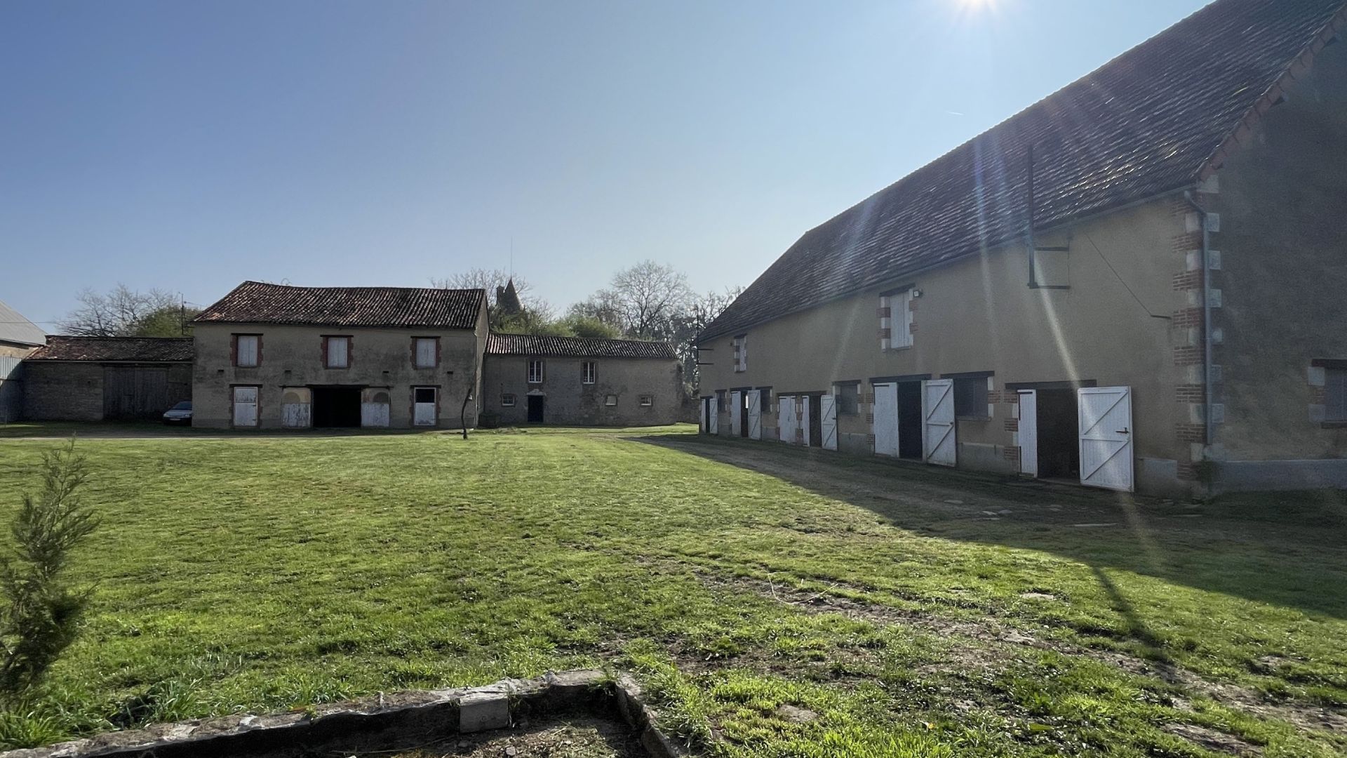 equestrian property 8 rooms for sale on MONTMORILLON (86500)