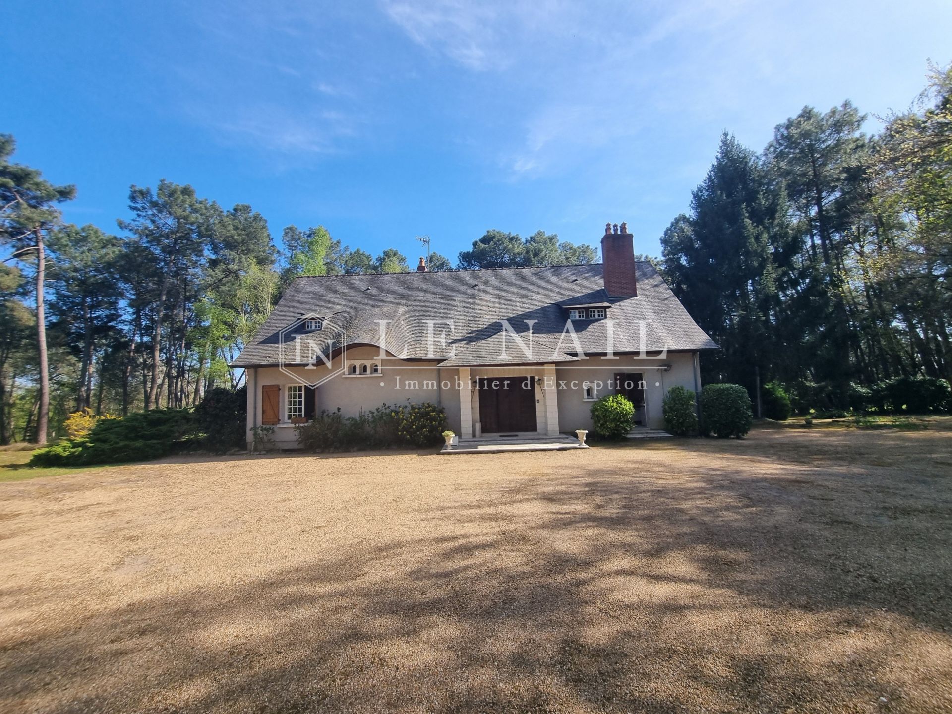 house 10 rooms for sale on TOURS (37000)