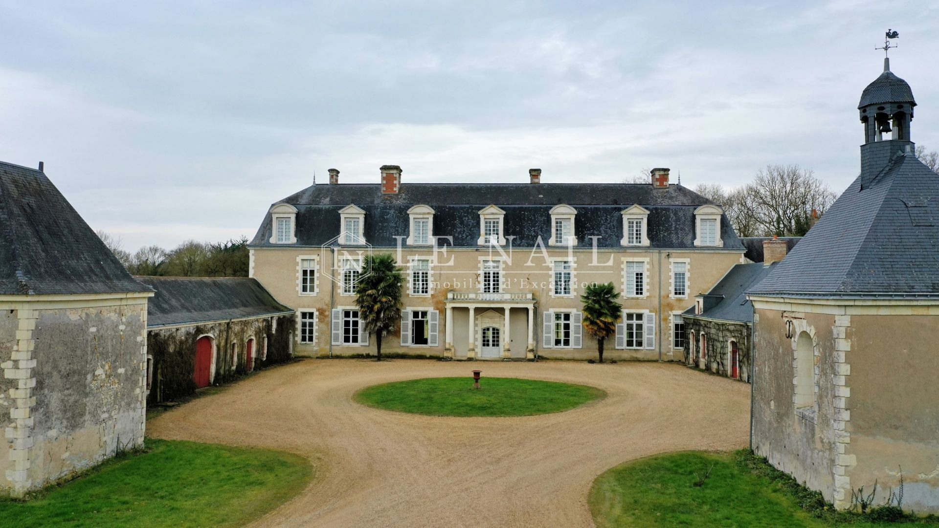 château 25 pièces en vente à BAUGE EN ANJOU (49150)