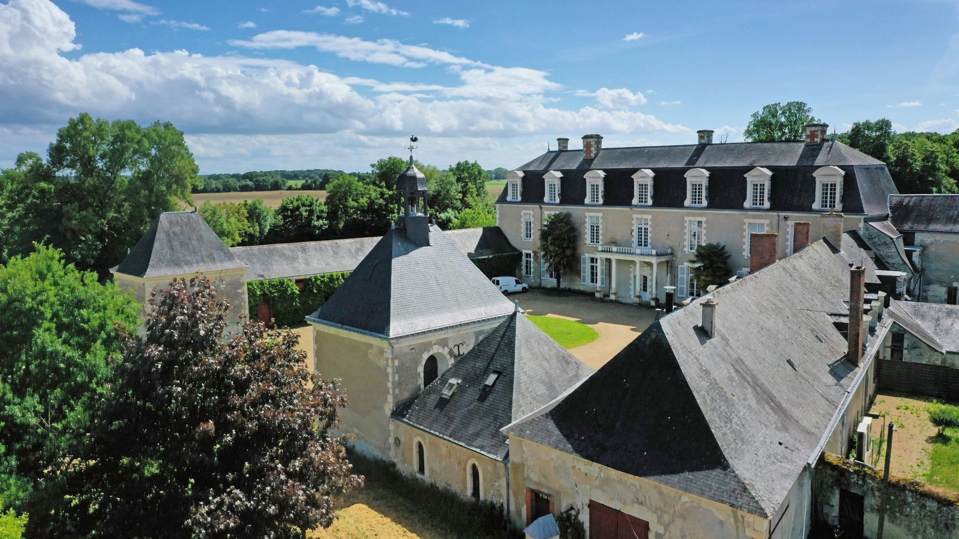 castle 25 rooms for sale on BAUGE EN ANJOU (49150)