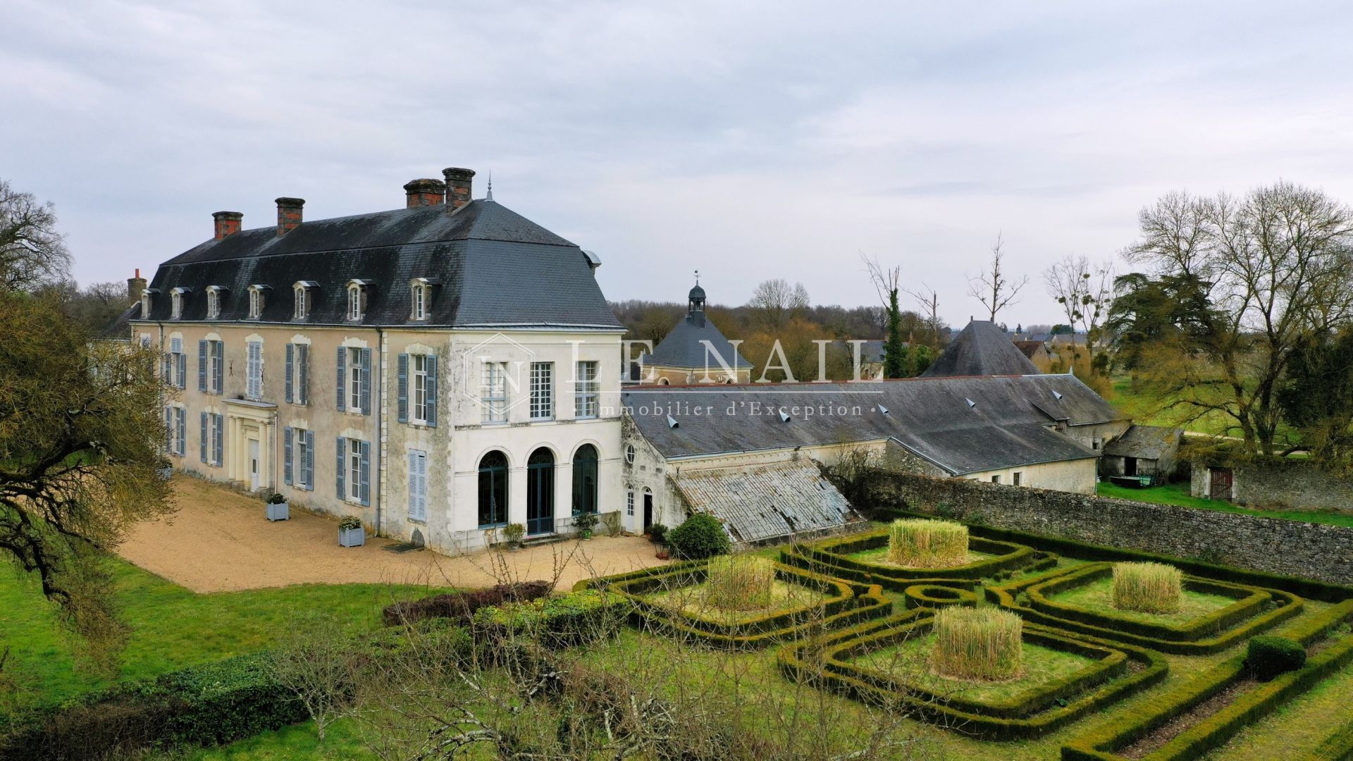 château 25 pièces en vente à BAUGE EN ANJOU (49150)