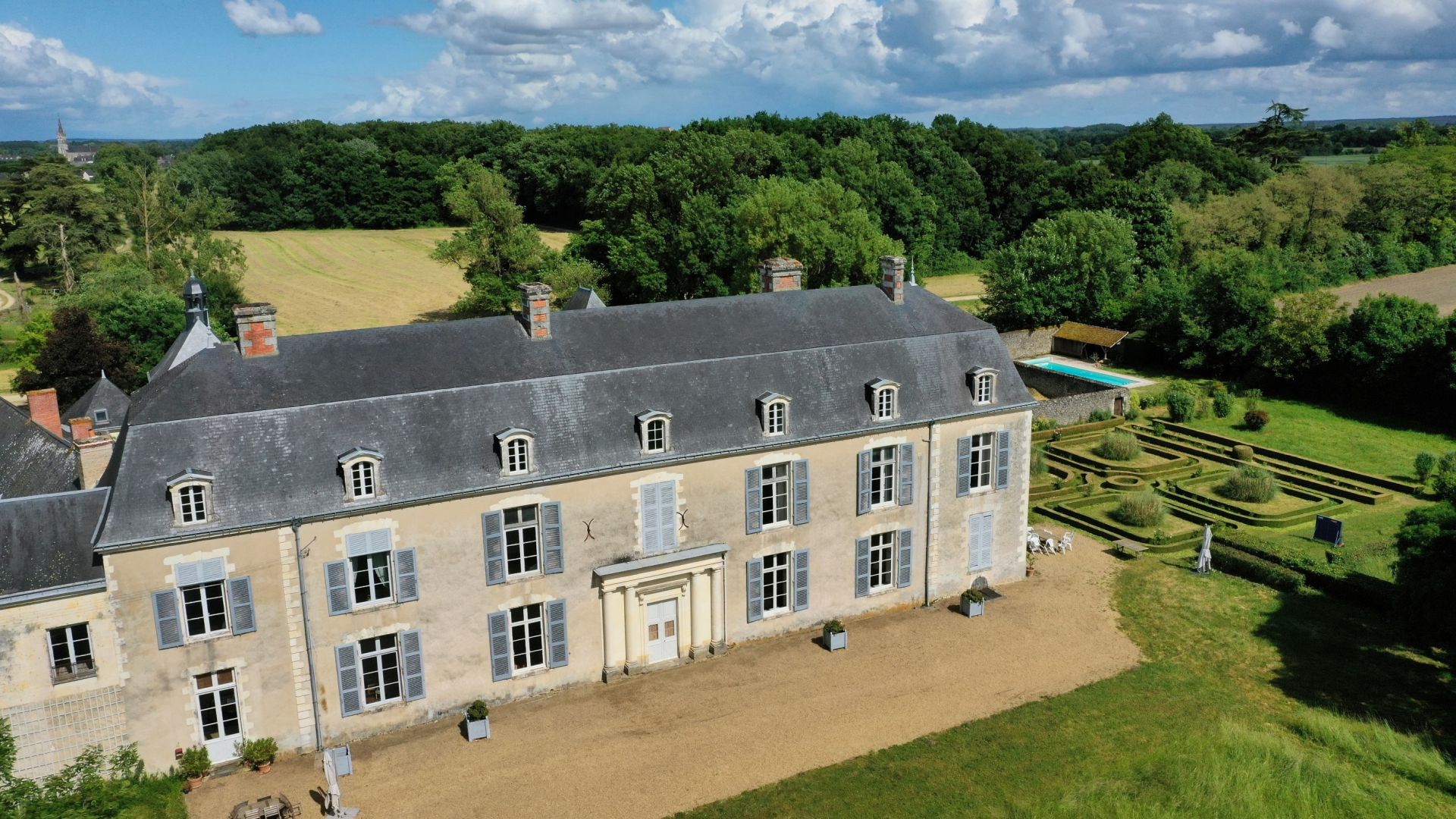 castle 25 rooms for sale on BAUGE EN ANJOU (49150)