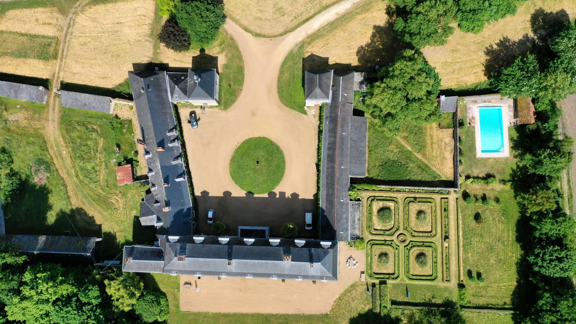 castle 25 rooms for sale on BAUGE EN ANJOU (49150)
