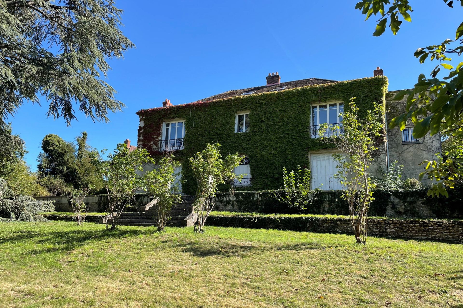 mansion 16 rooms for sale on ST GERMAIN EN LAYE (78100)