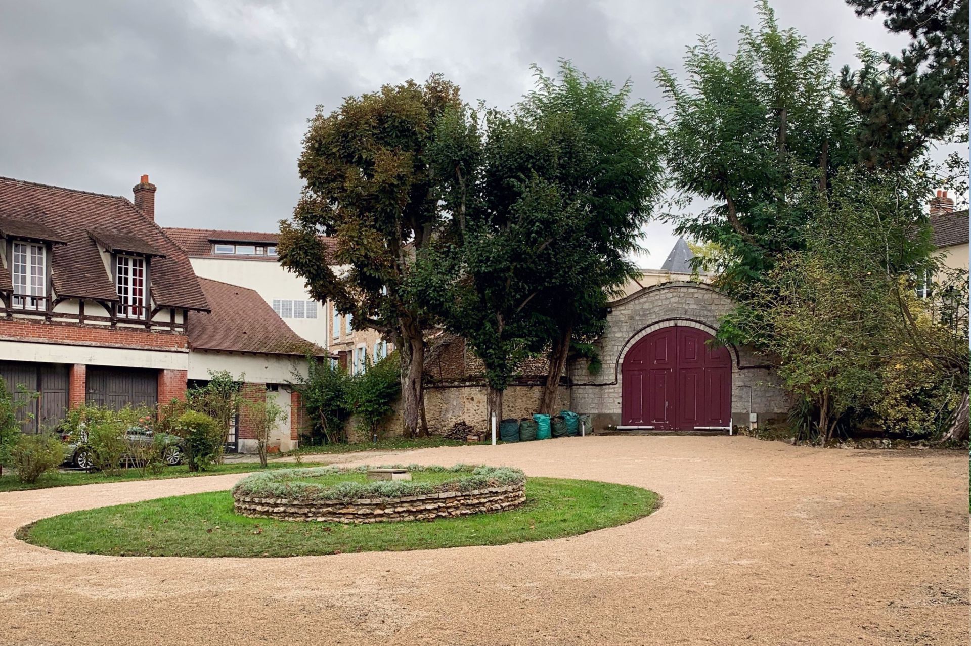 mansion 16 rooms for sale on ST GERMAIN EN LAYE (78100)