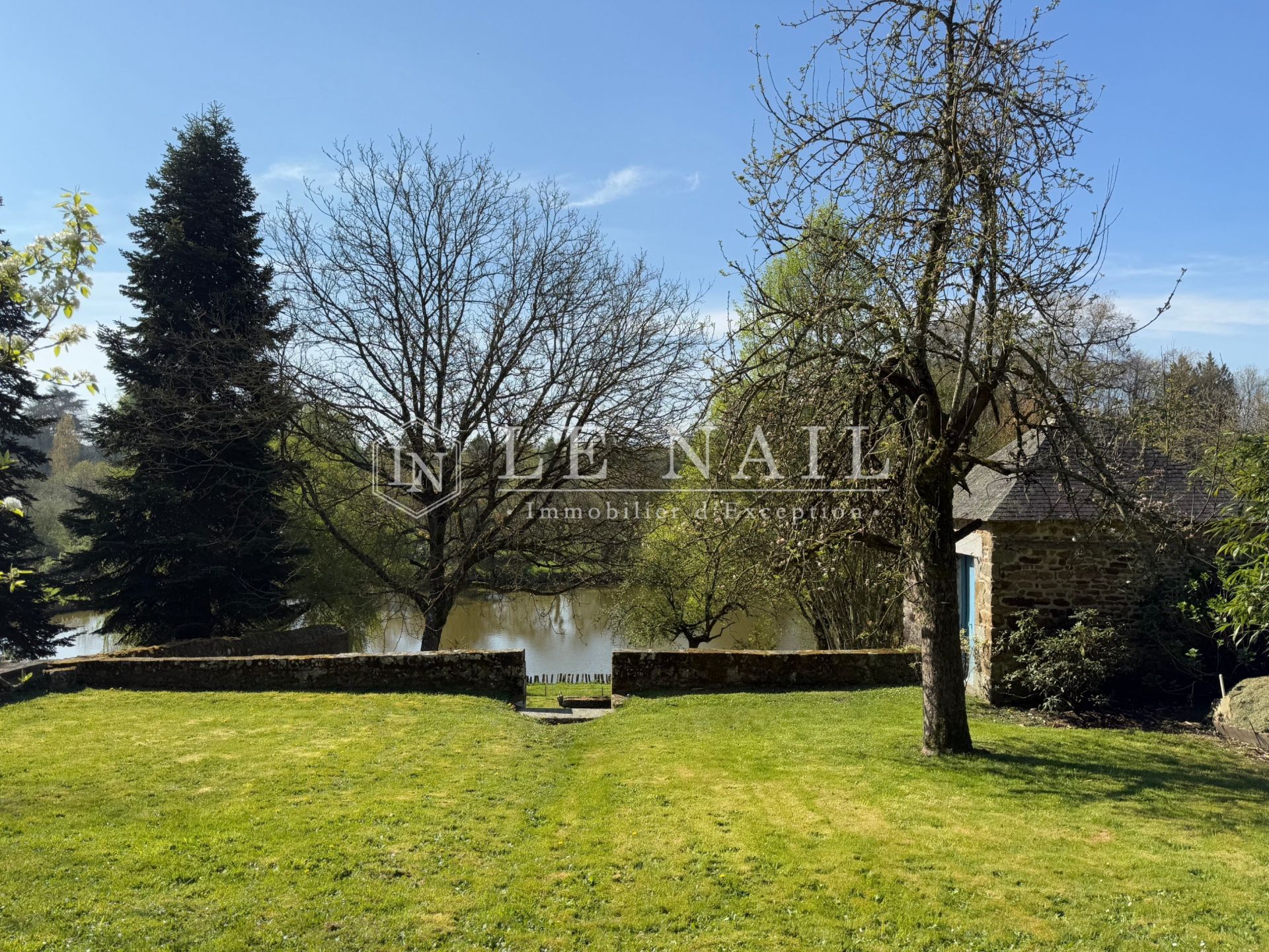 maison bourgeoise 11 pièces en vente à ERNEE (53500)