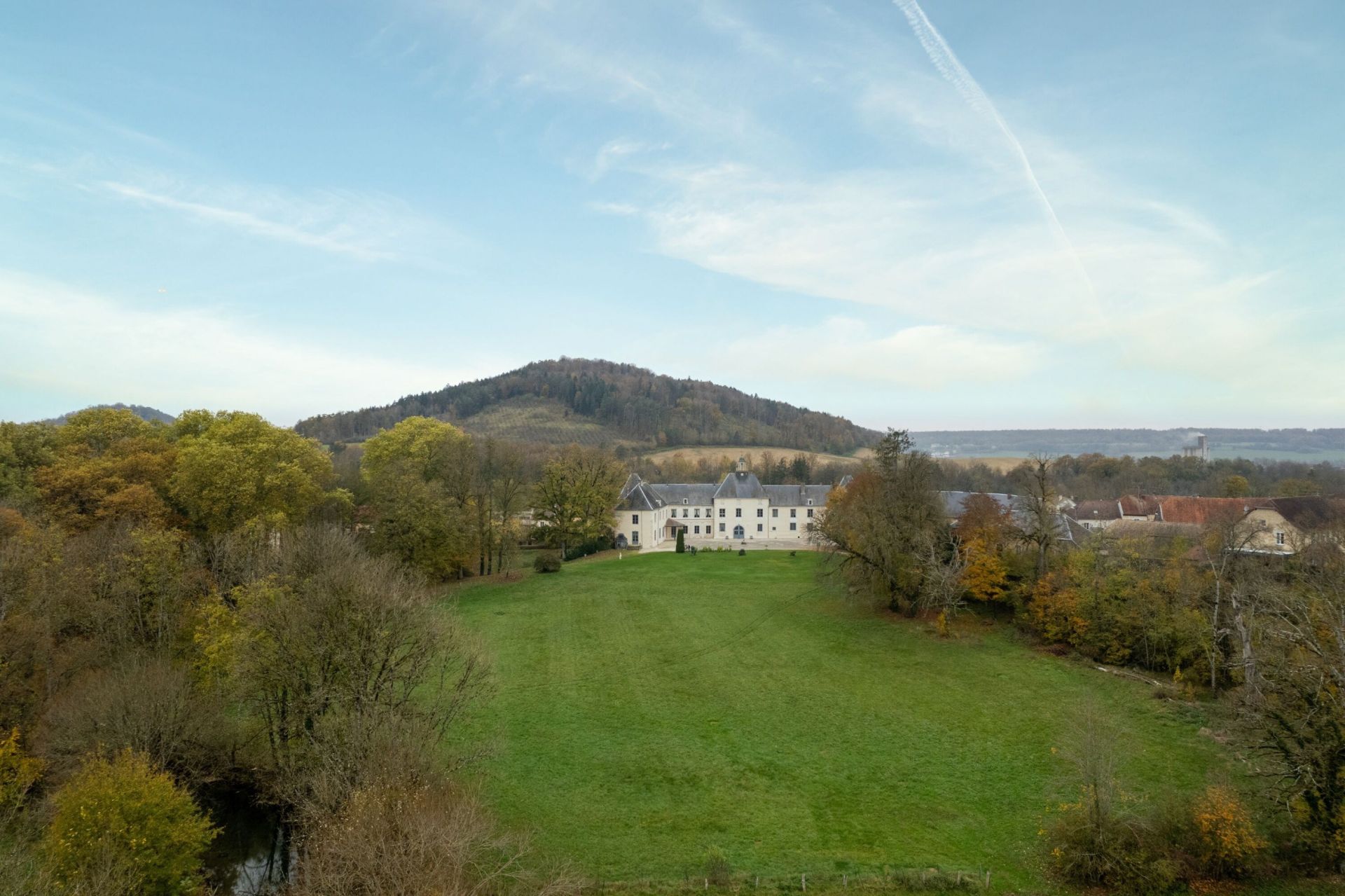castle 36 rooms for sale on CHAUMONT (52000)