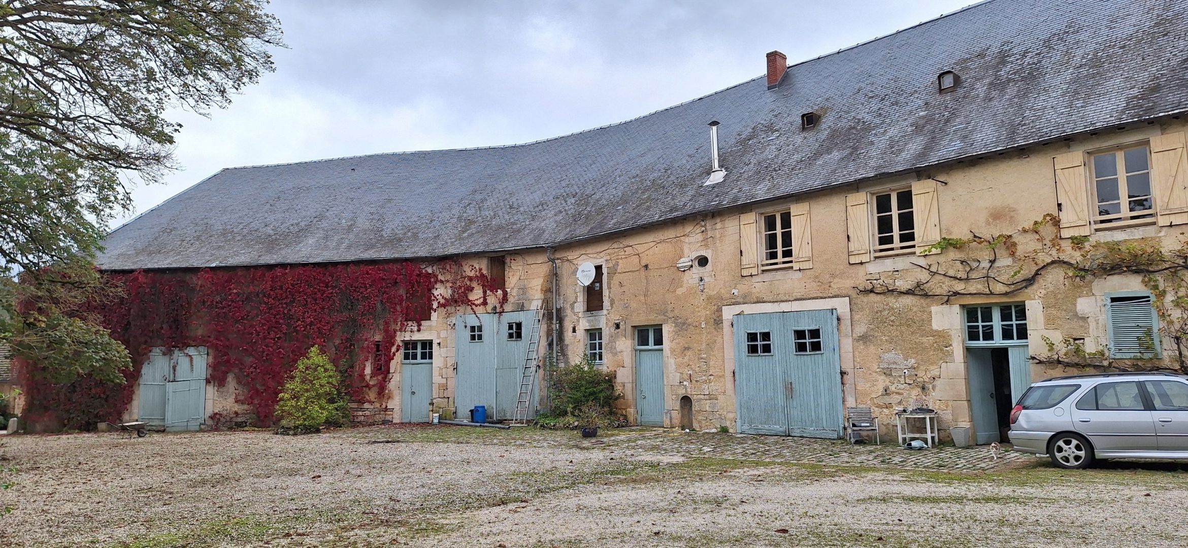castle 36 rooms for sale on CHAUMONT (52000)