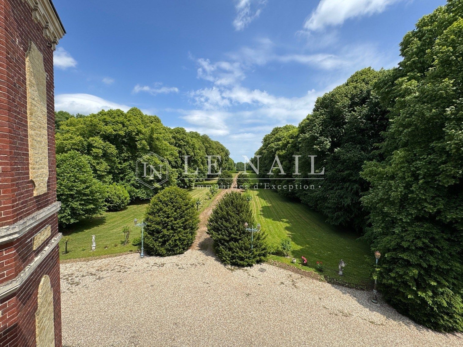 castle 13 rooms for sale on Rouen (76000)