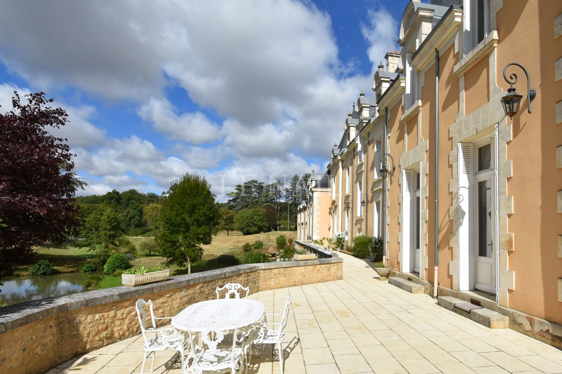 castle 22 rooms for sale on POITIERS (86000)