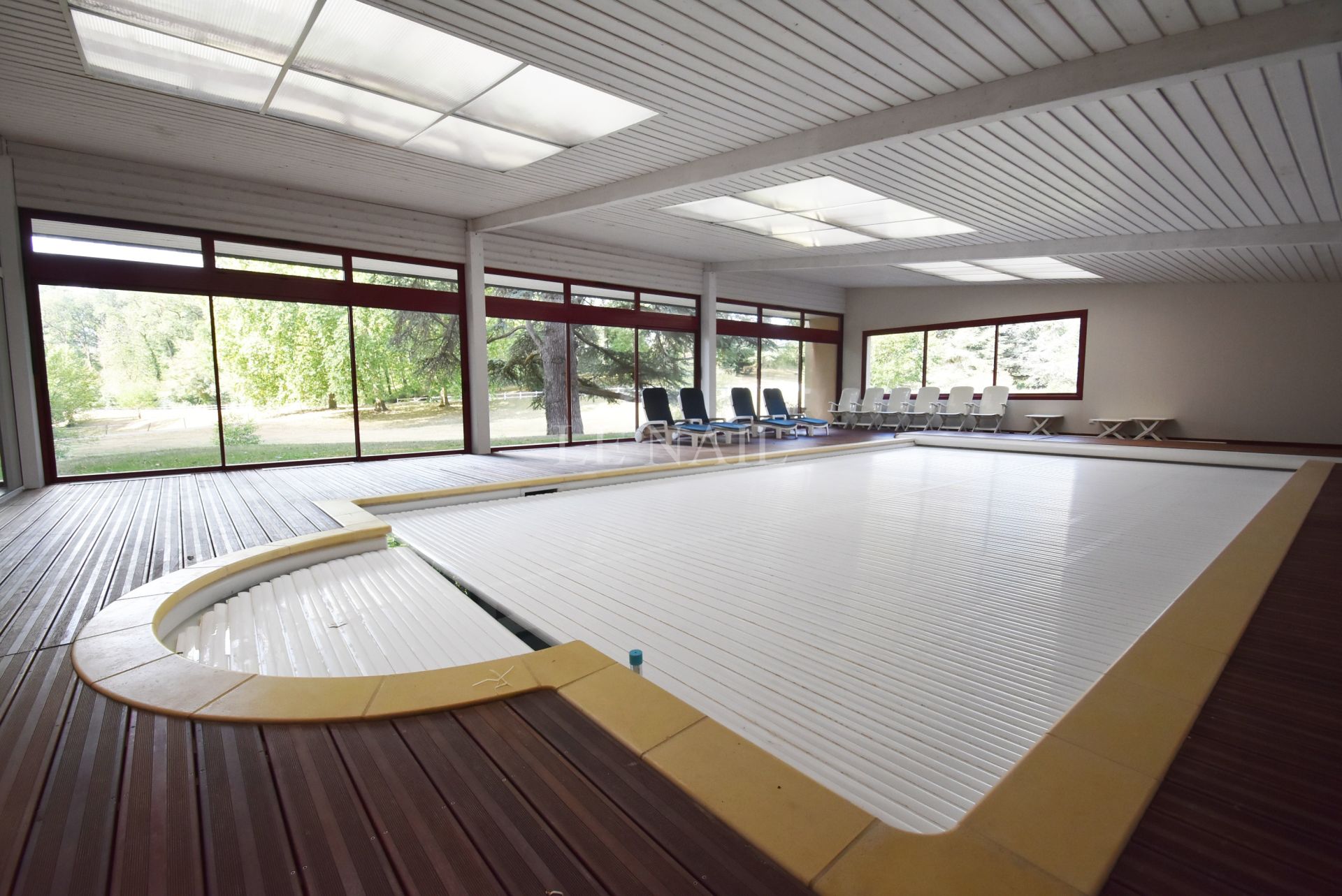 castle 22 rooms for sale on POITIERS (86000)
