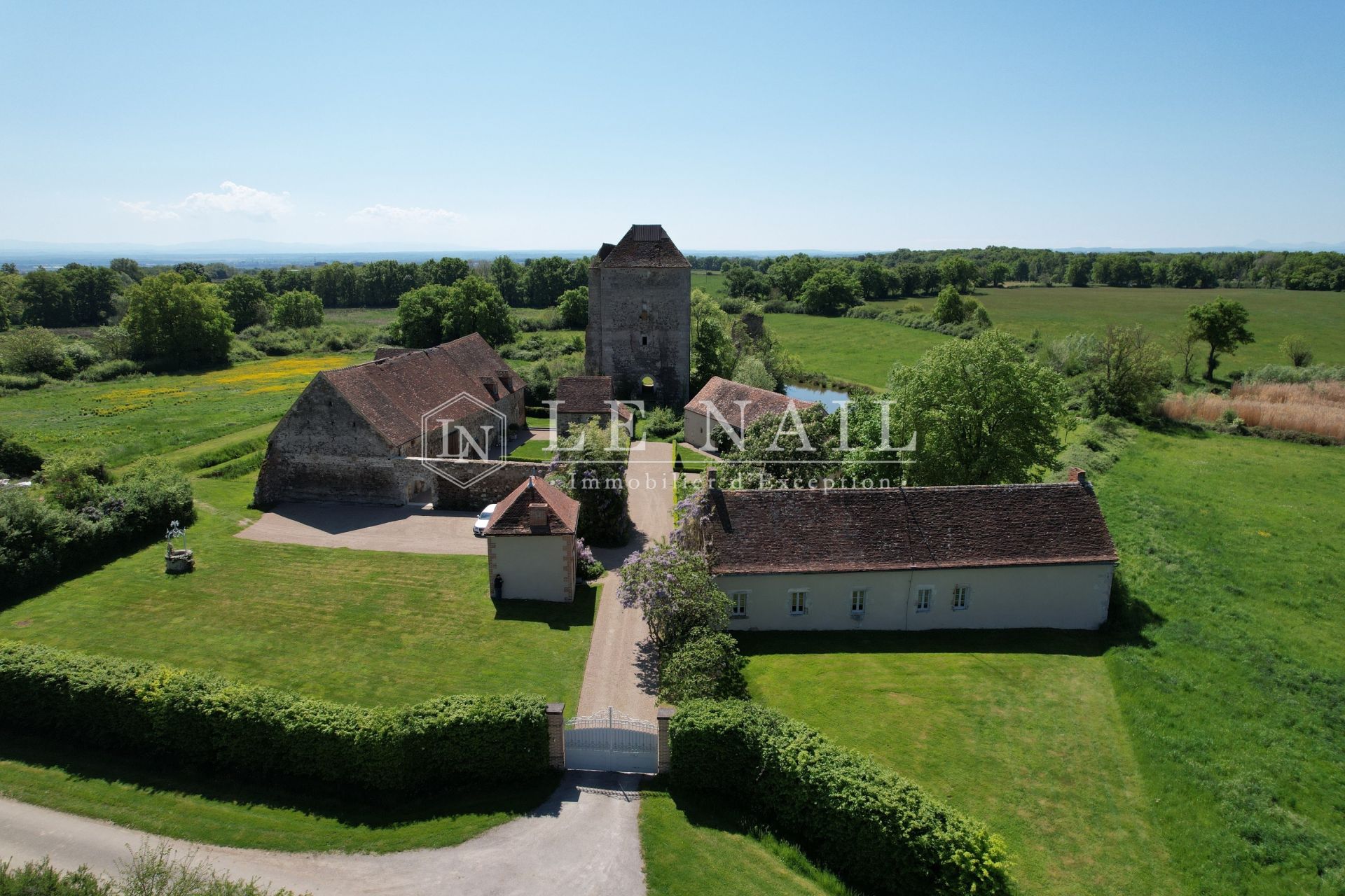property 9 rooms for sale on ST POURCAIN SUR SIOULE (03500)