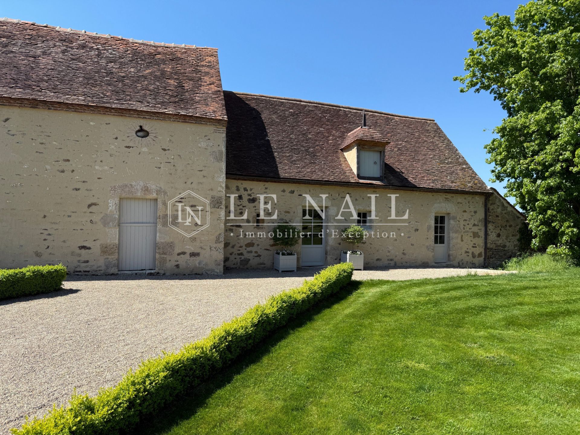 property 9 rooms for sale on ST POURCAIN SUR SIOULE (03500)