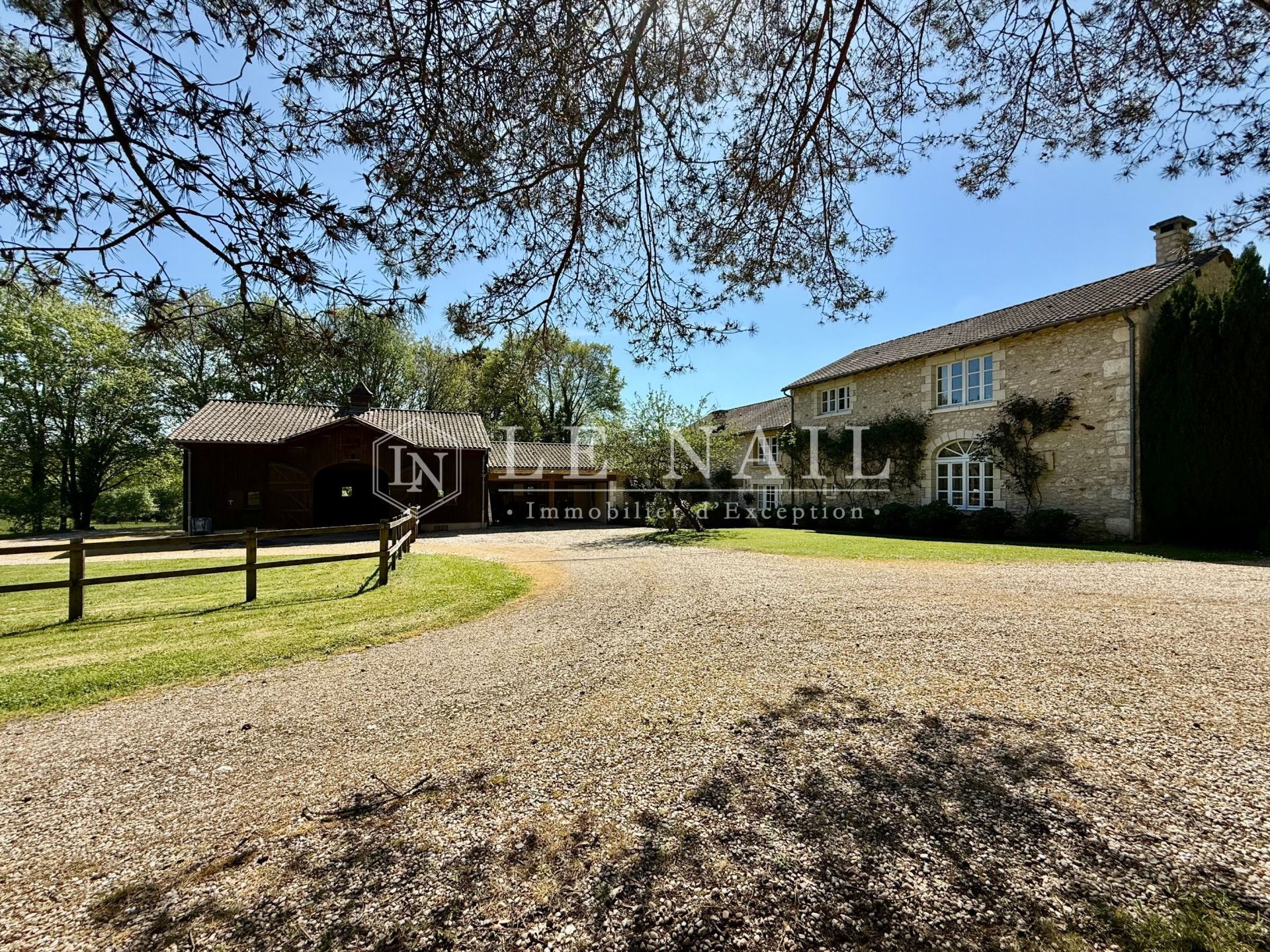 propriété 14 pièces en vente à BRANTOME EN PERIGORD (24310)