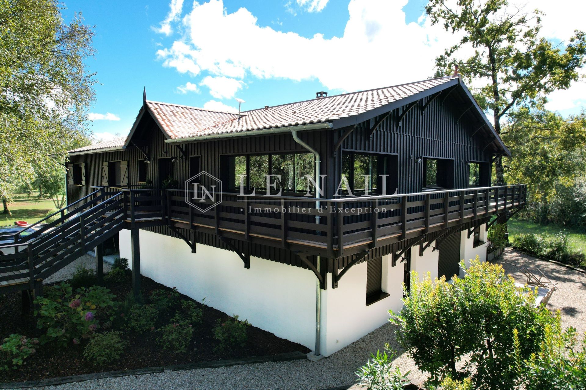 property 9 rooms for sale on ARCACHON (33120)