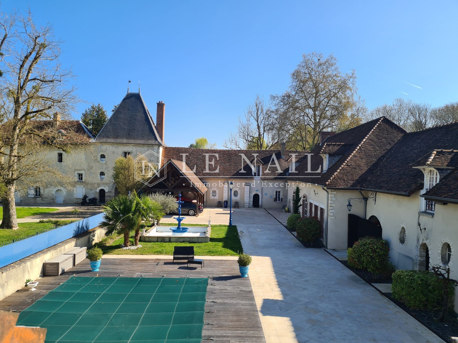 castle 33 rooms for sale on TROYES (10000)