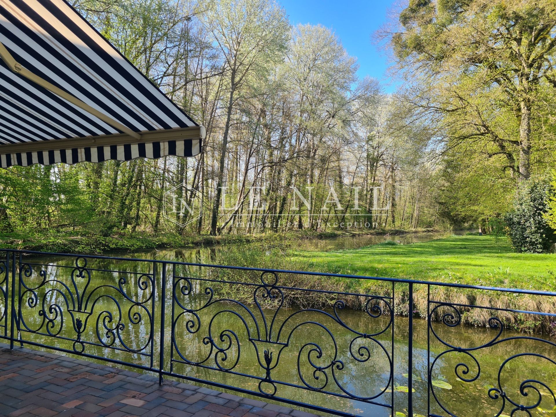 castle 33 rooms for sale on TROYES (10000)