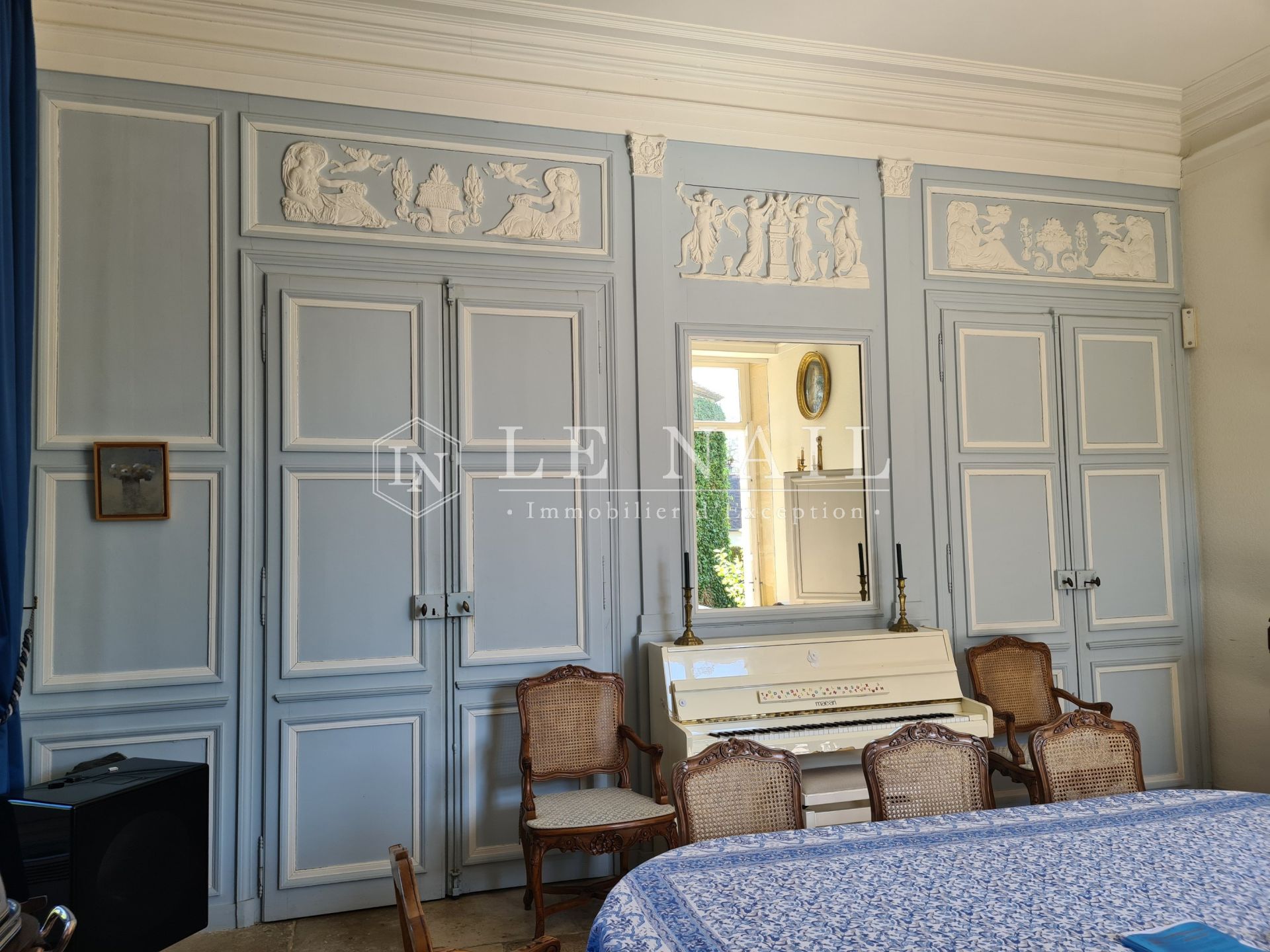castle 33 rooms for sale on TROYES (10000)
