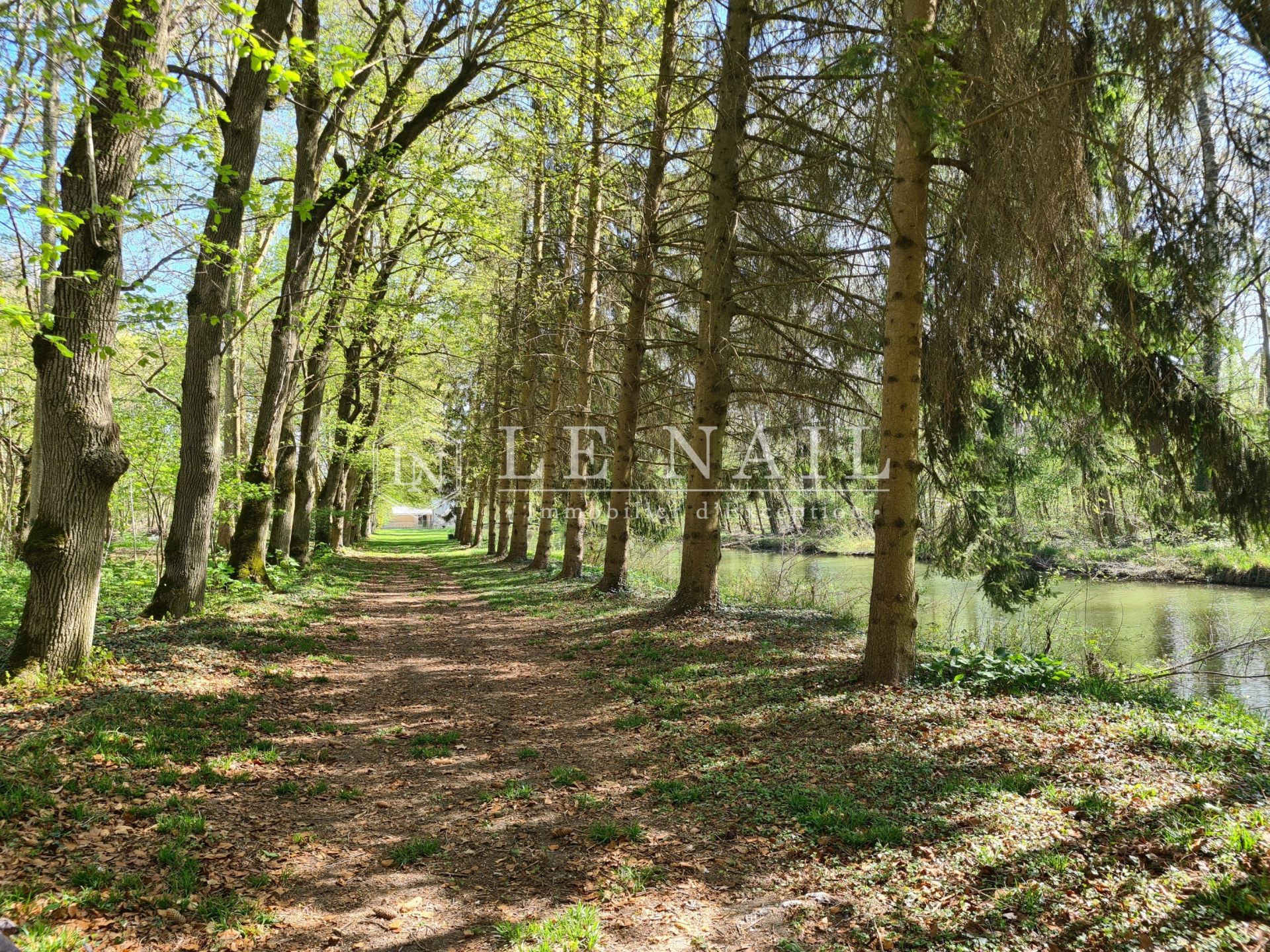 castle 33 rooms for sale on TROYES (10000)
