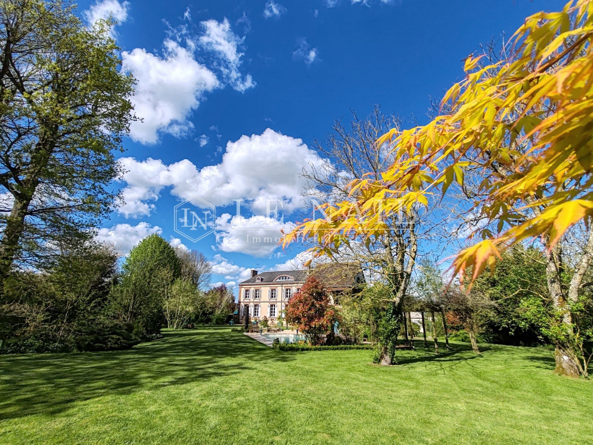mansion 11 rooms for sale on THIMERT GATELLES (28170)