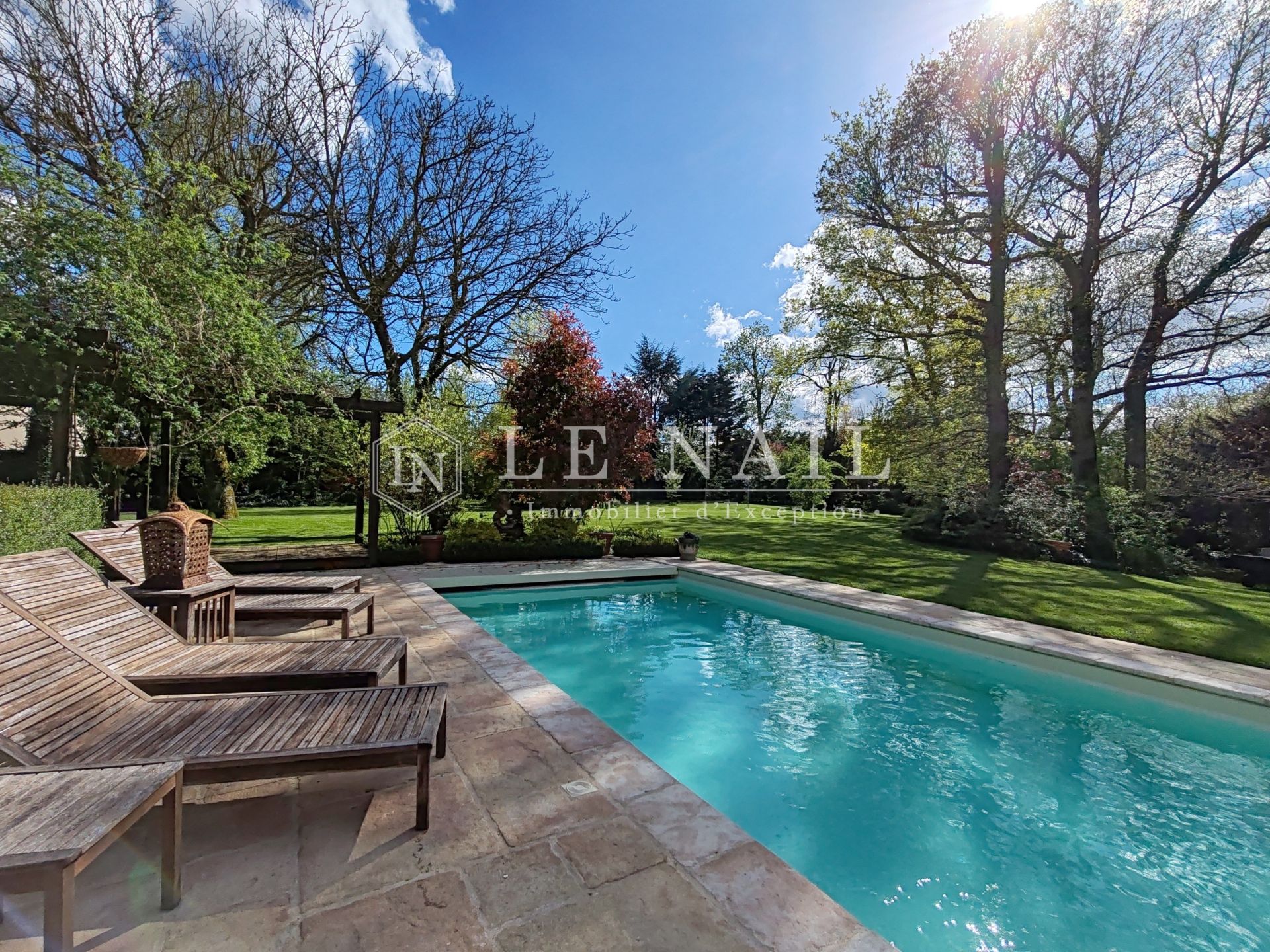 mansion 11 rooms for sale on THIMERT GATELLES (28170)