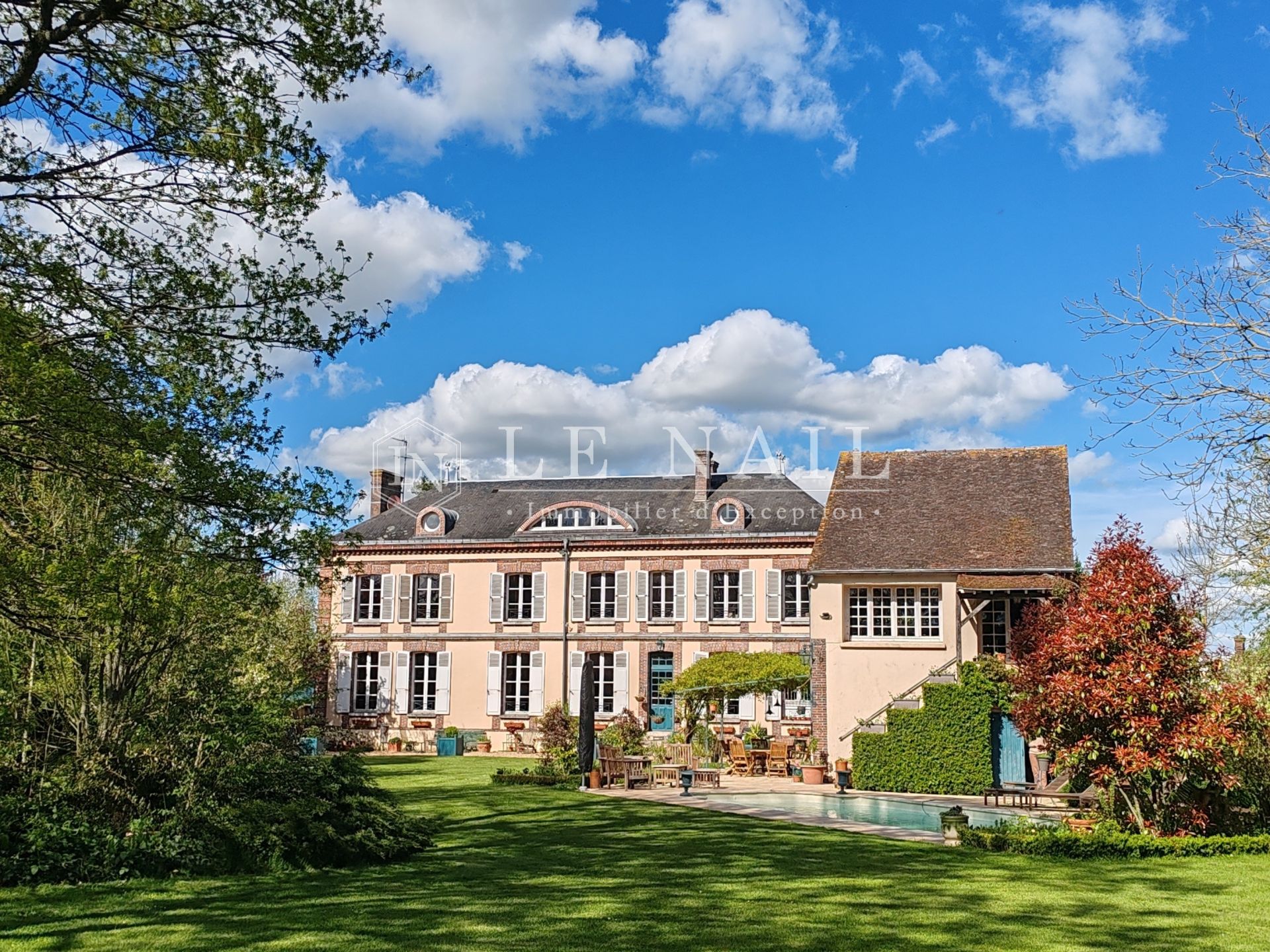 mansion 11 rooms for sale on THIMERT GATELLES (28170)