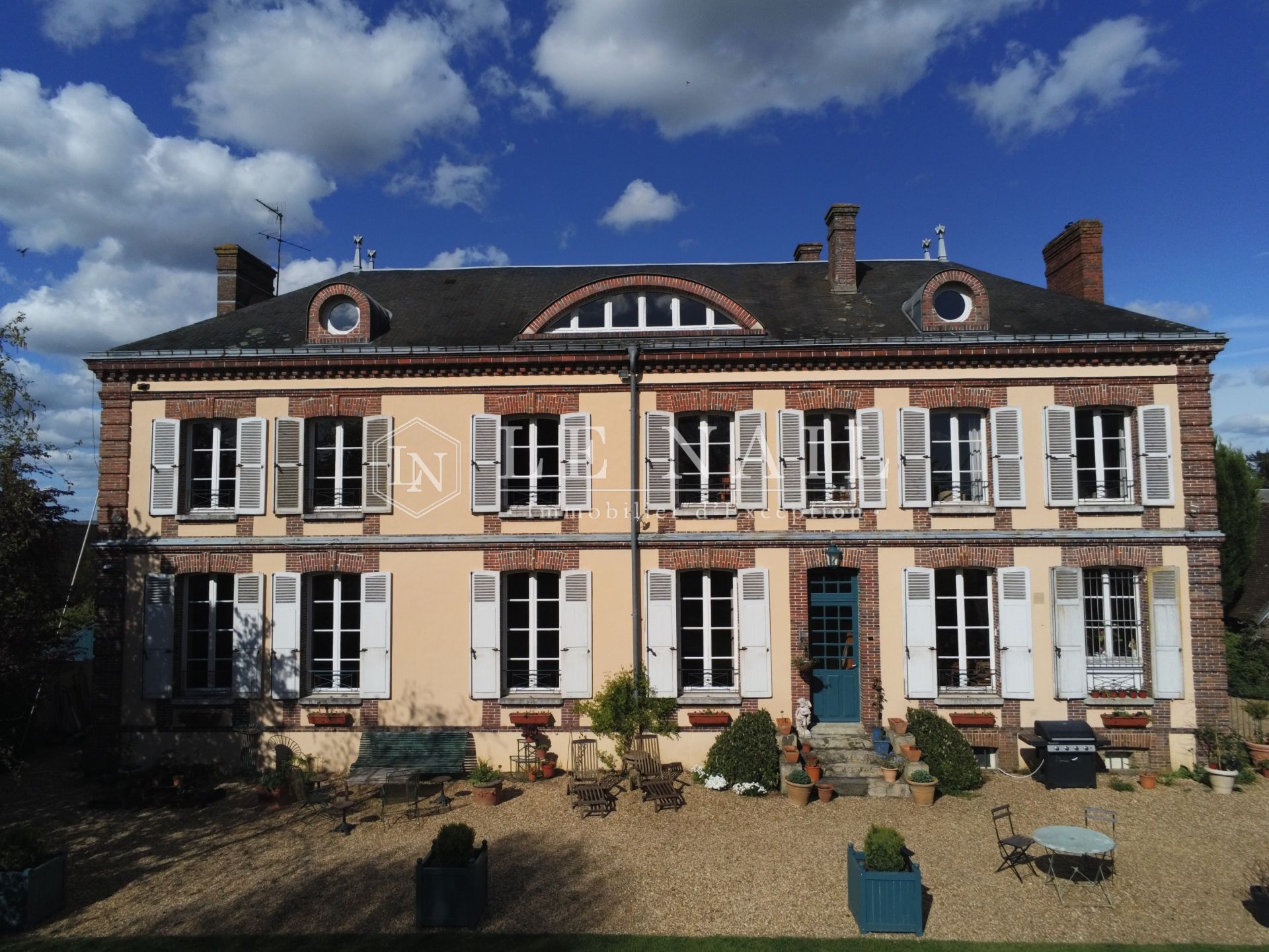 mansion 11 rooms for sale on THIMERT GATELLES (28170)