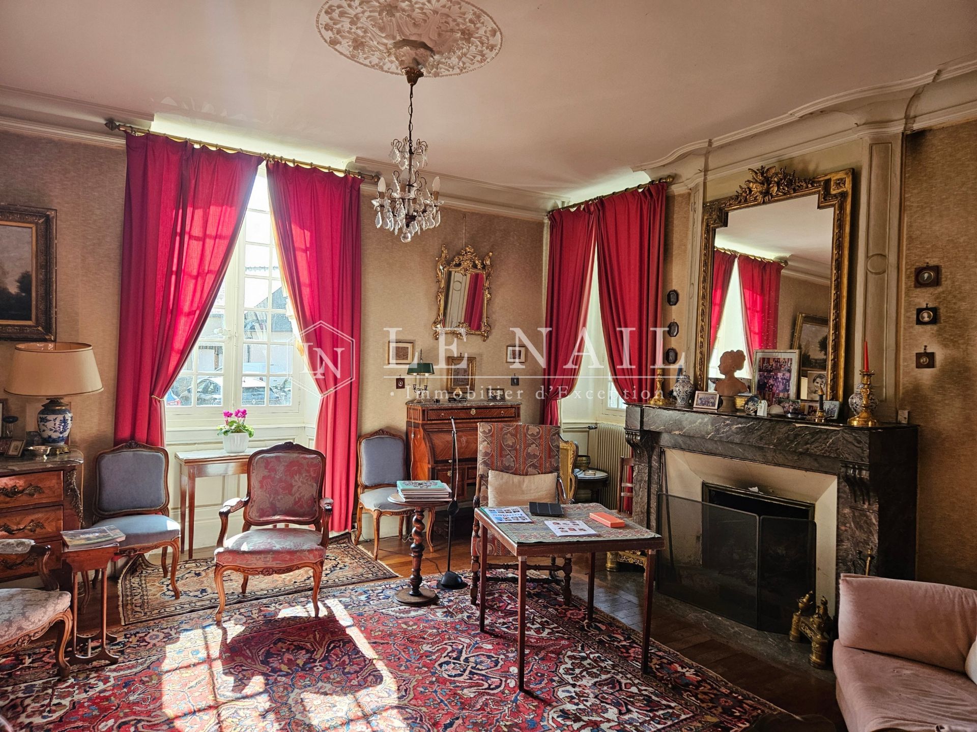townhouse 12 rooms for sale on CHATEAU GONTIER (53200)