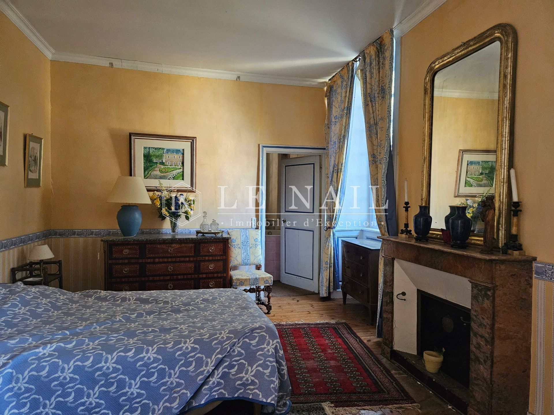 townhouse 12 rooms for sale on CHATEAU GONTIER (53200)