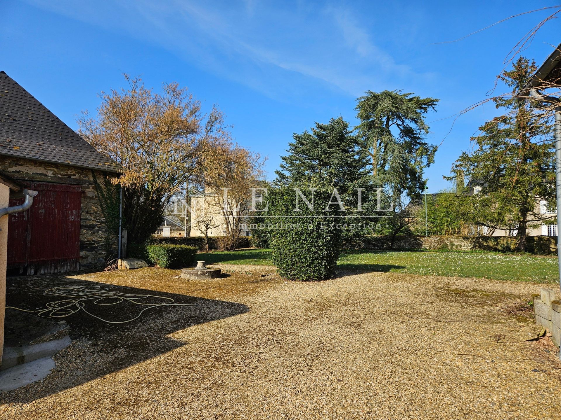 maison de ville 12 pièces en vente à CHATEAU GONTIER (53200)