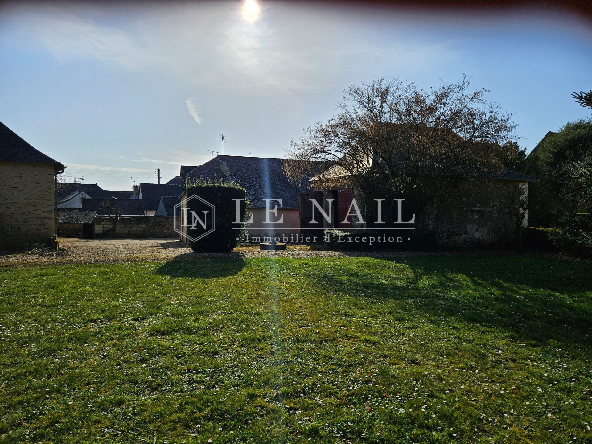 maison de ville 12 pièces en vente à CHATEAU GONTIER (53200)