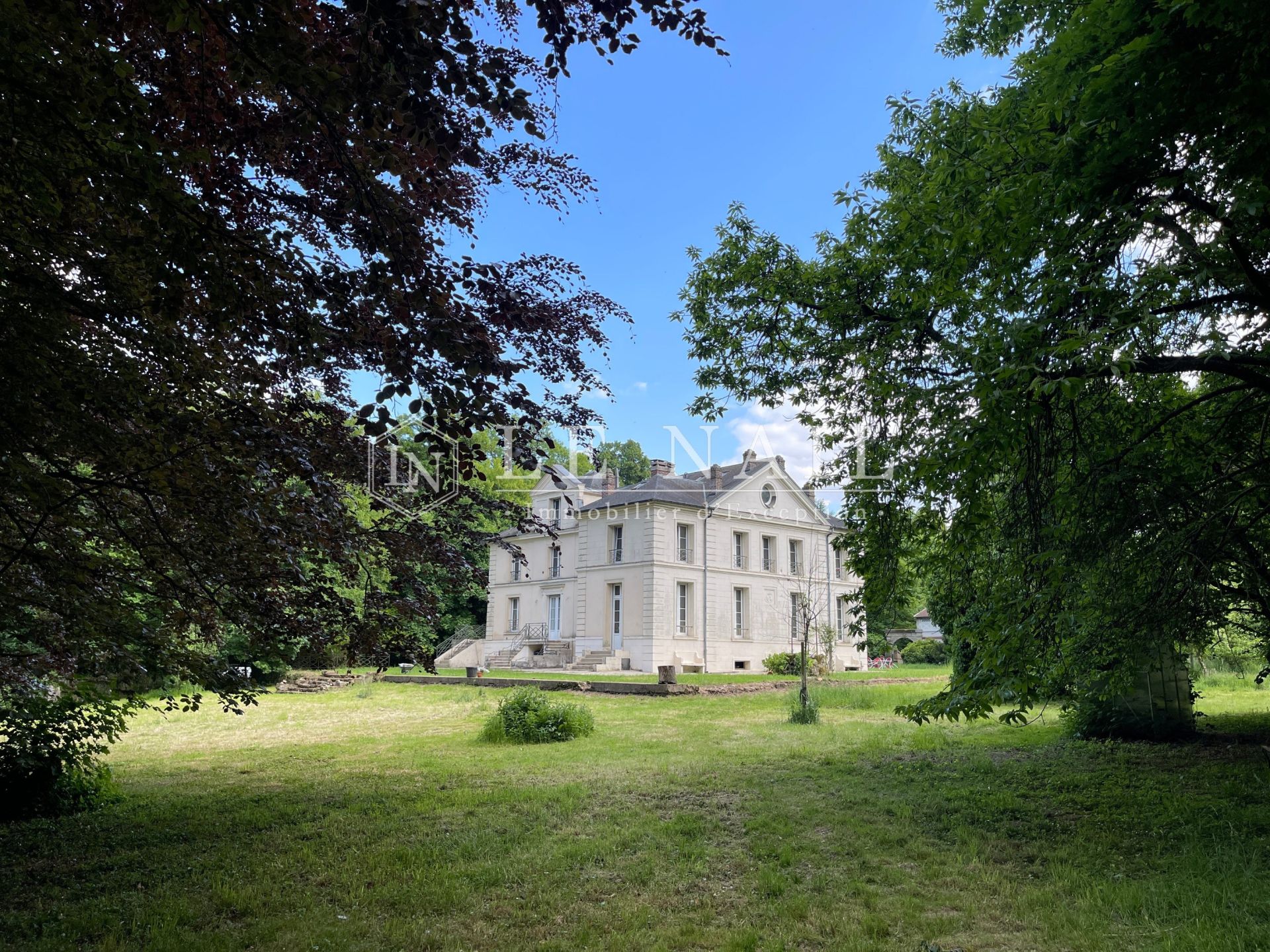 propriété 14 pièces en vente à LESIGNY (77150)