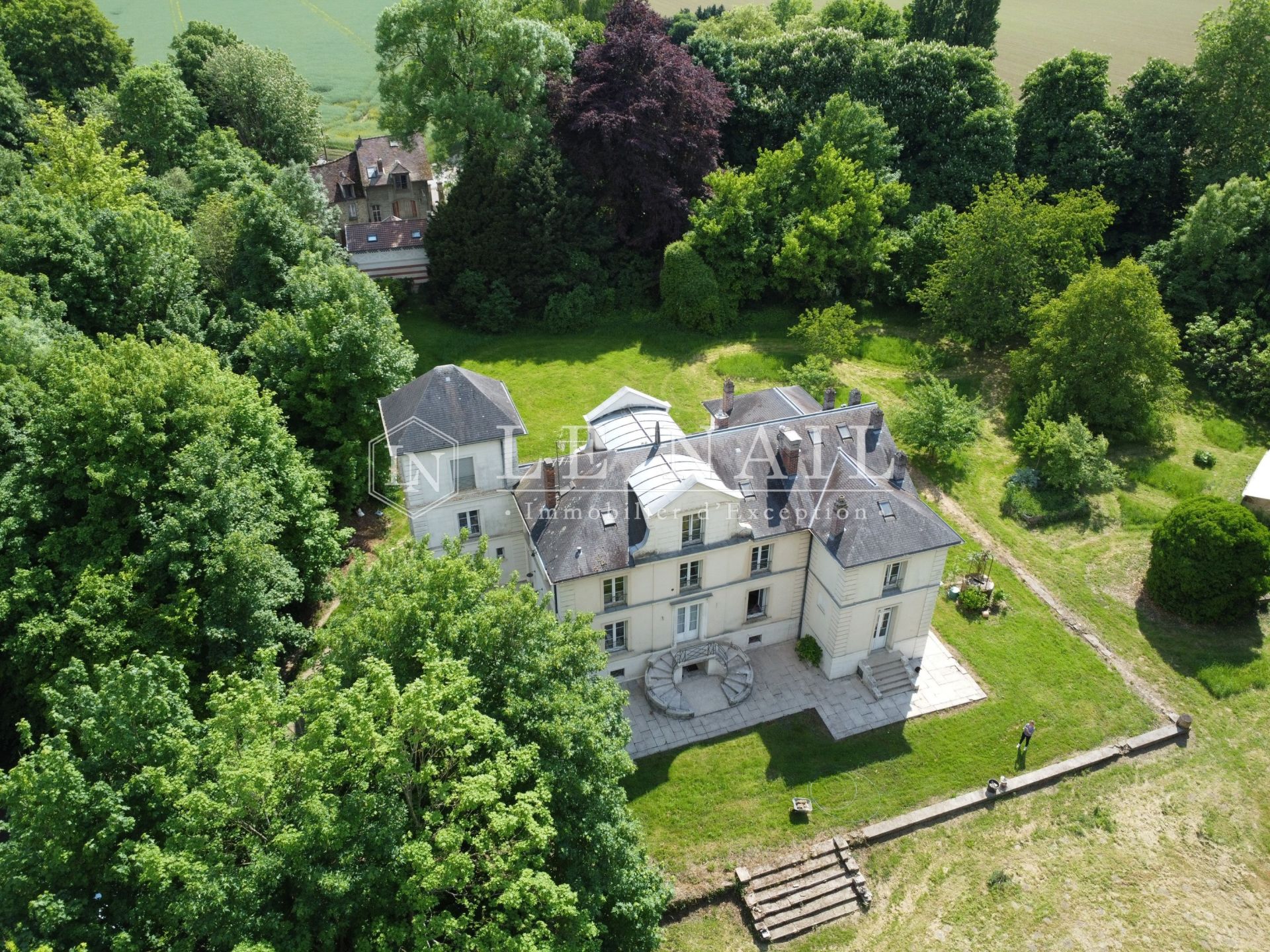 propriété 14 pièces en vente à LESIGNY (77150)
