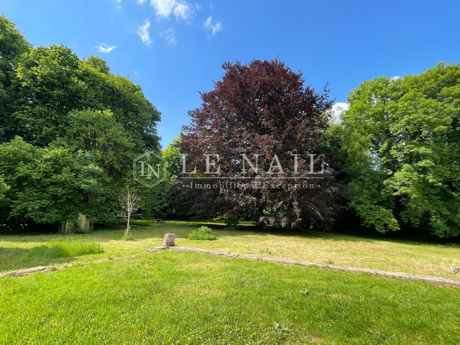propriété 14 pièces en vente à LESIGNY (77150)