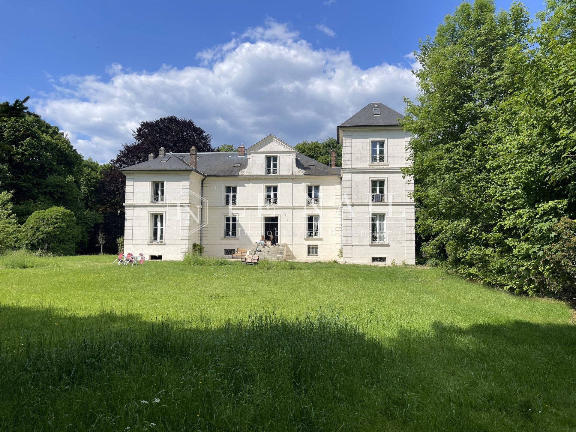 propriété 14 pièces en vente à LESIGNY (77150)