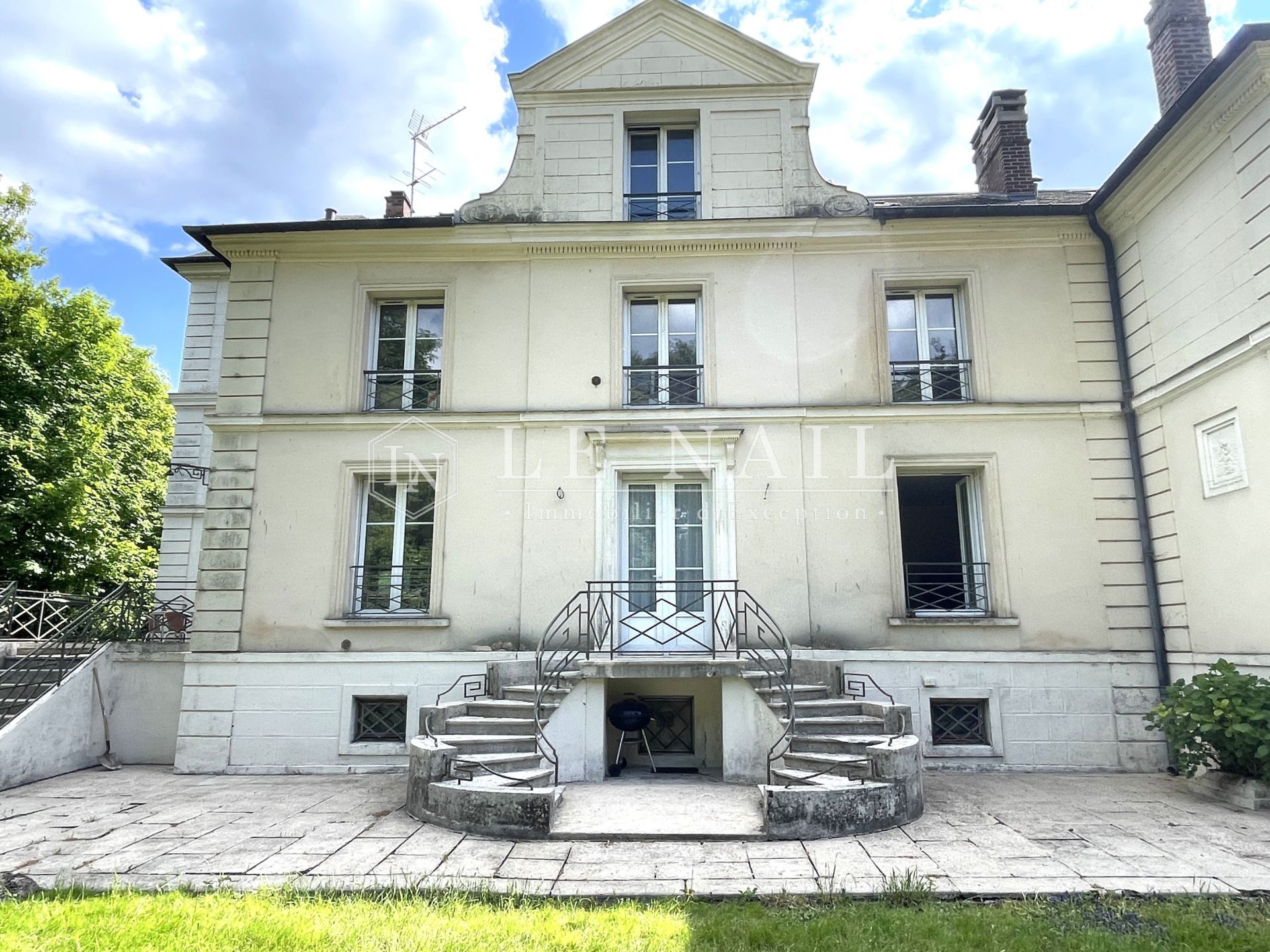 propriété 14 pièces en vente à LESIGNY (77150)