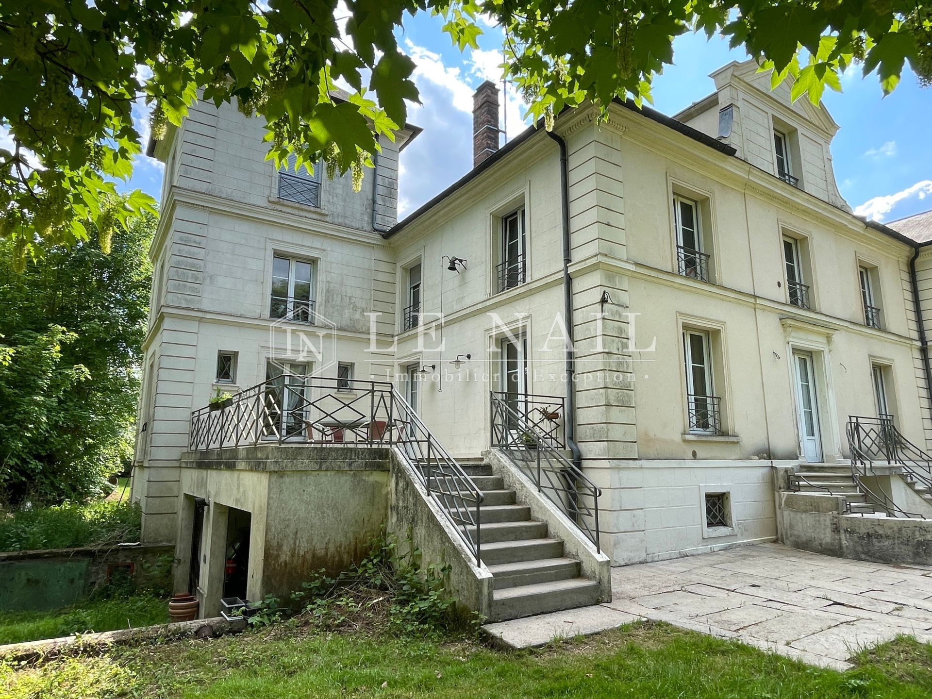 propriété 14 pièces en vente à LESIGNY (77150)