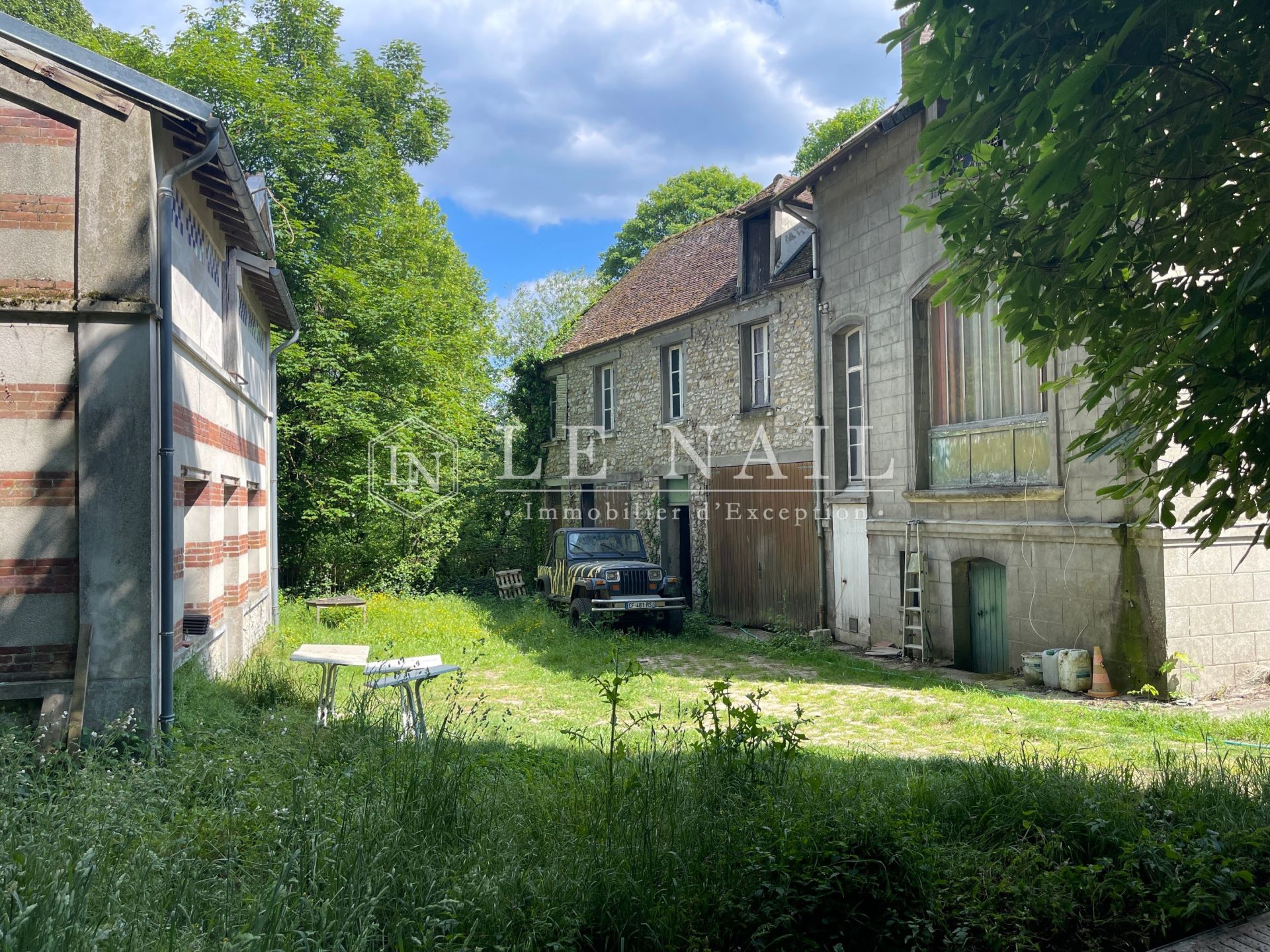 propriété 14 pièces en vente à LESIGNY (77150)