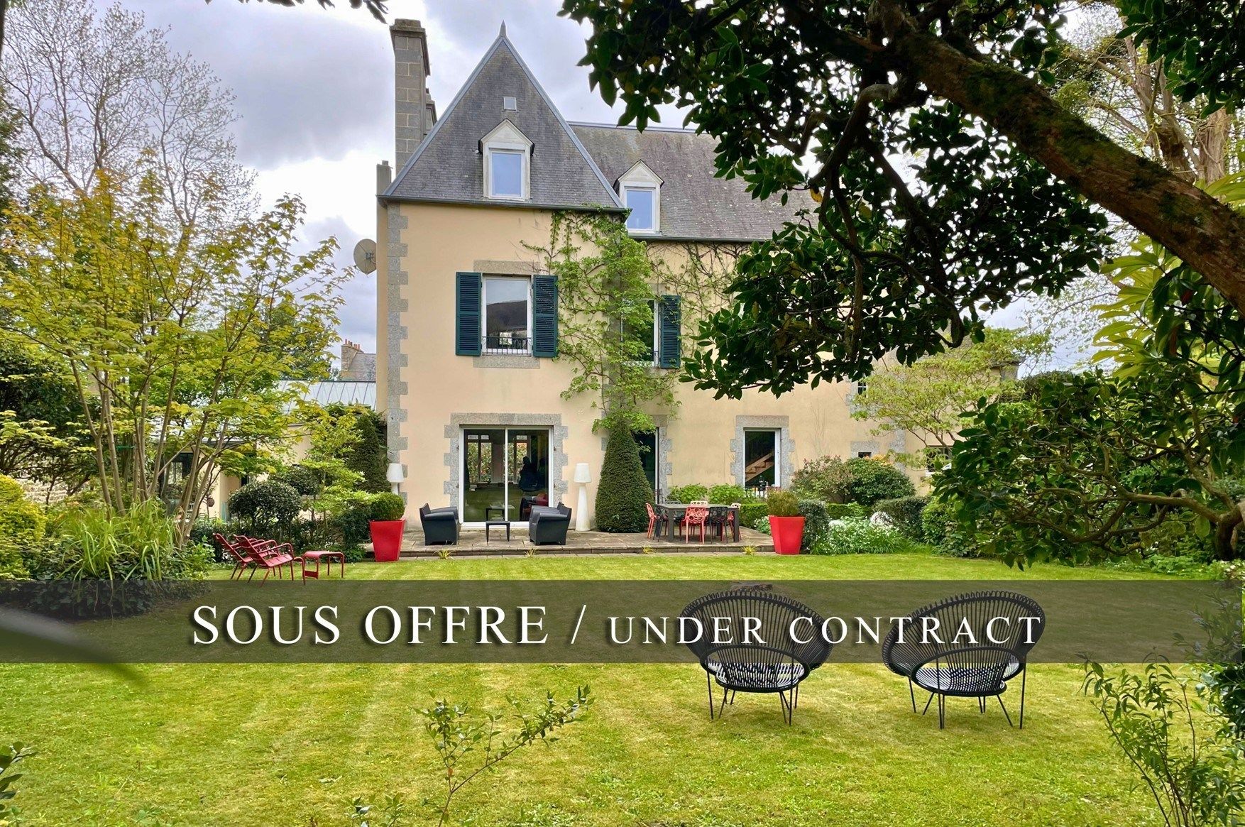 hôtel particulier 10 pièces en vente à GUINGAMP (22200) hôtel particulier 10 pièces en vente à GUINGAMP (22200)