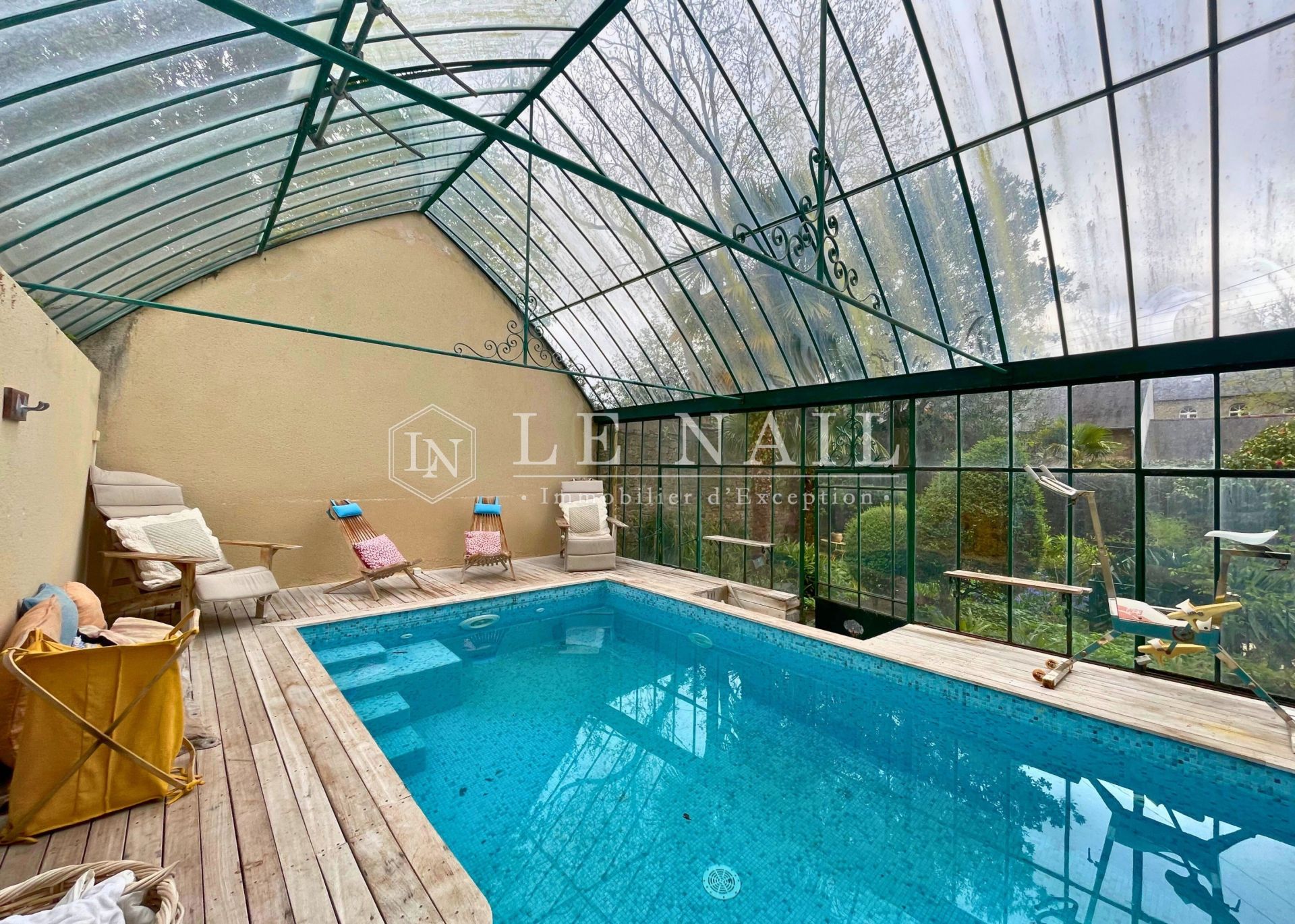 hôtel particulier 10 pièces en vente à GUINGAMP (22200)