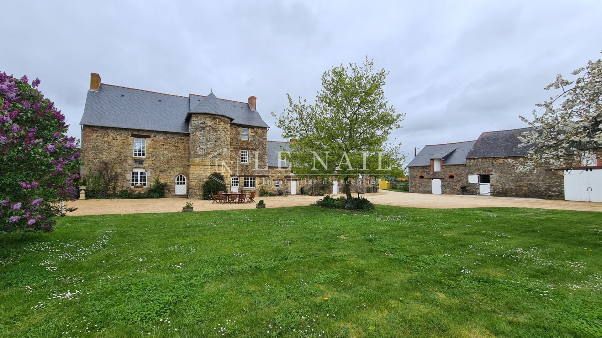 manor house 7 rooms for sale on VITRE (35500)