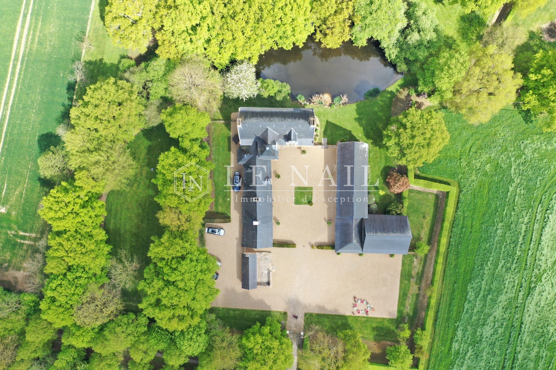 manoir 11 pièces en vente à CRAON (53400)