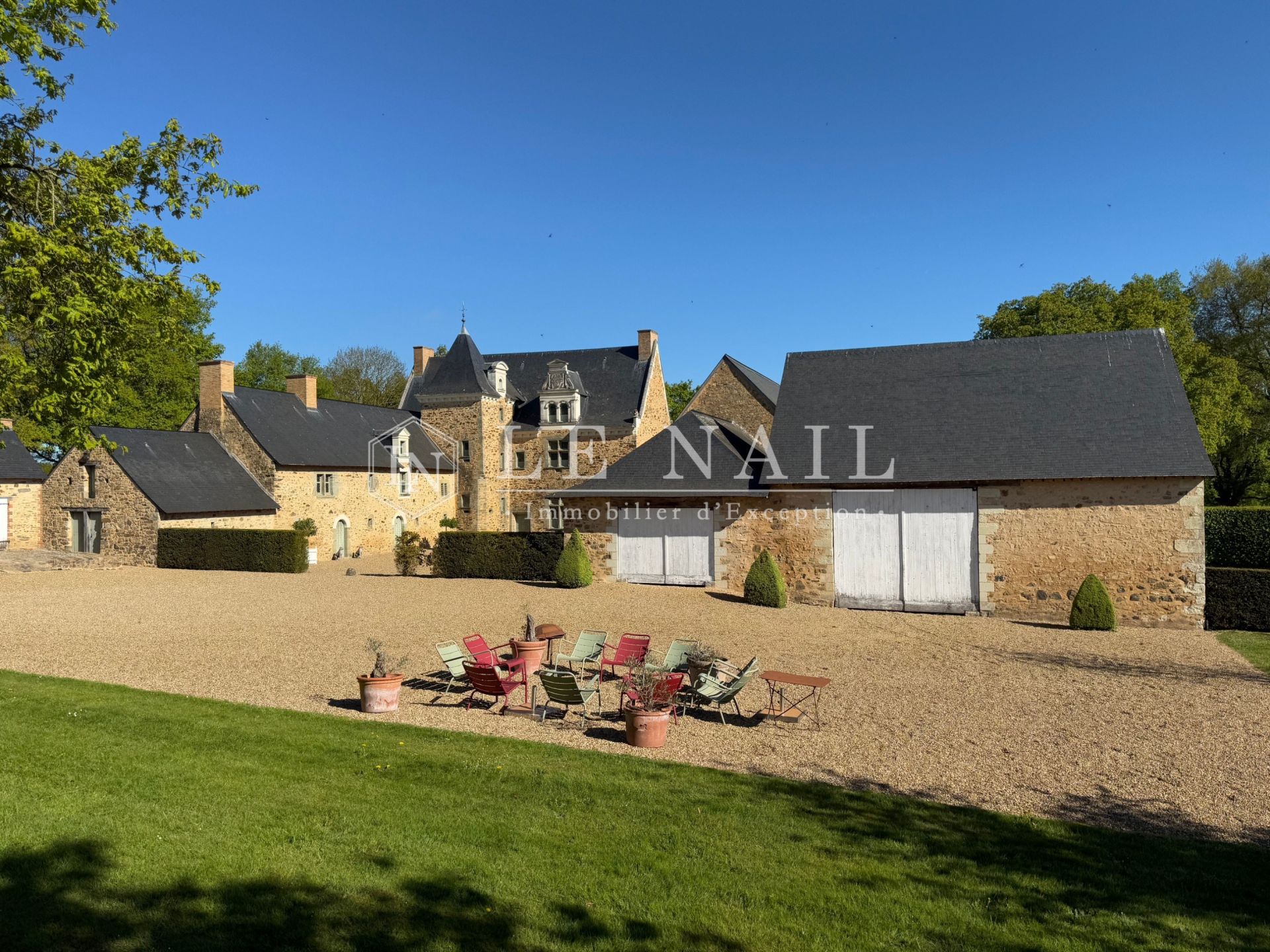 manor house 11 rooms for sale on CRAON (53400)