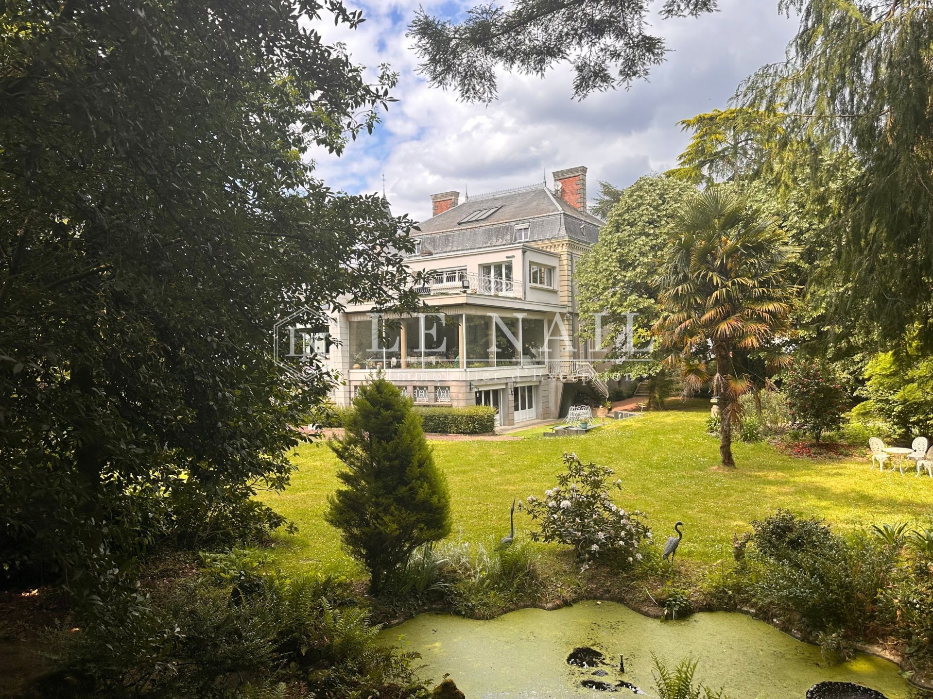 house 12 rooms for sale on VALLONS DE L ERDRE (44540)