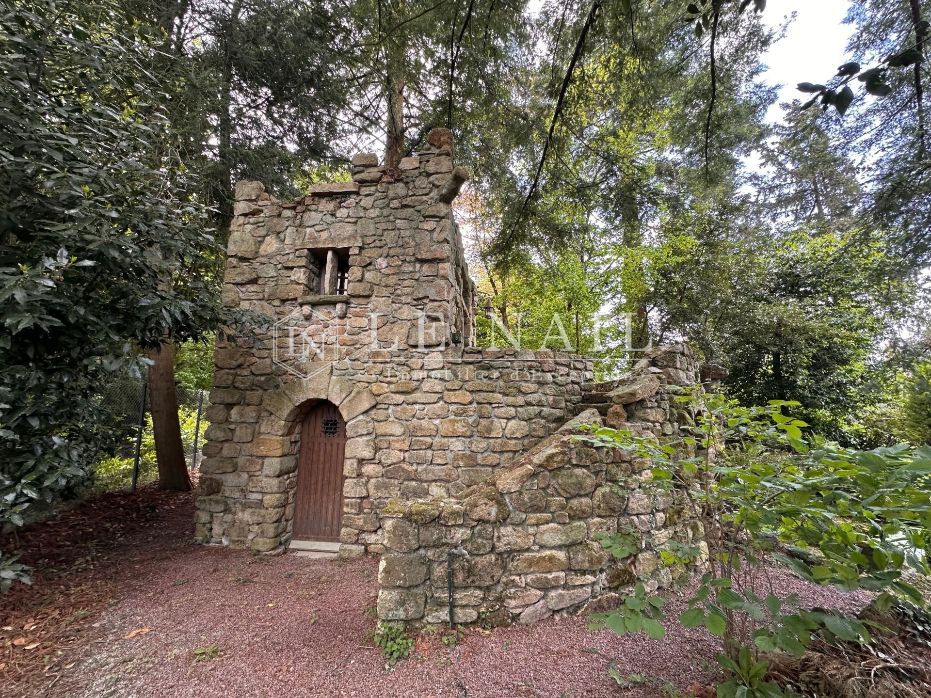 house 12 rooms for sale on VALLONS DE L ERDRE (44540)