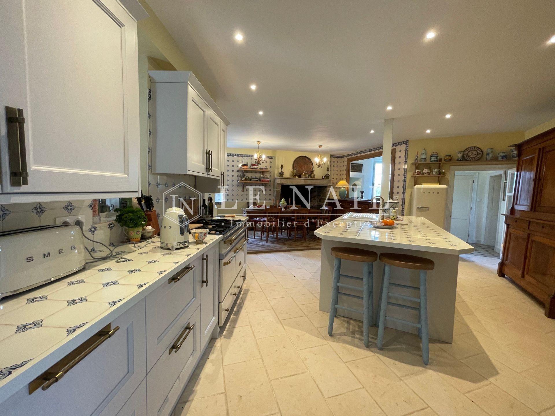 castle 23 rooms for sale on FONTENAY LE COMTE (85200)