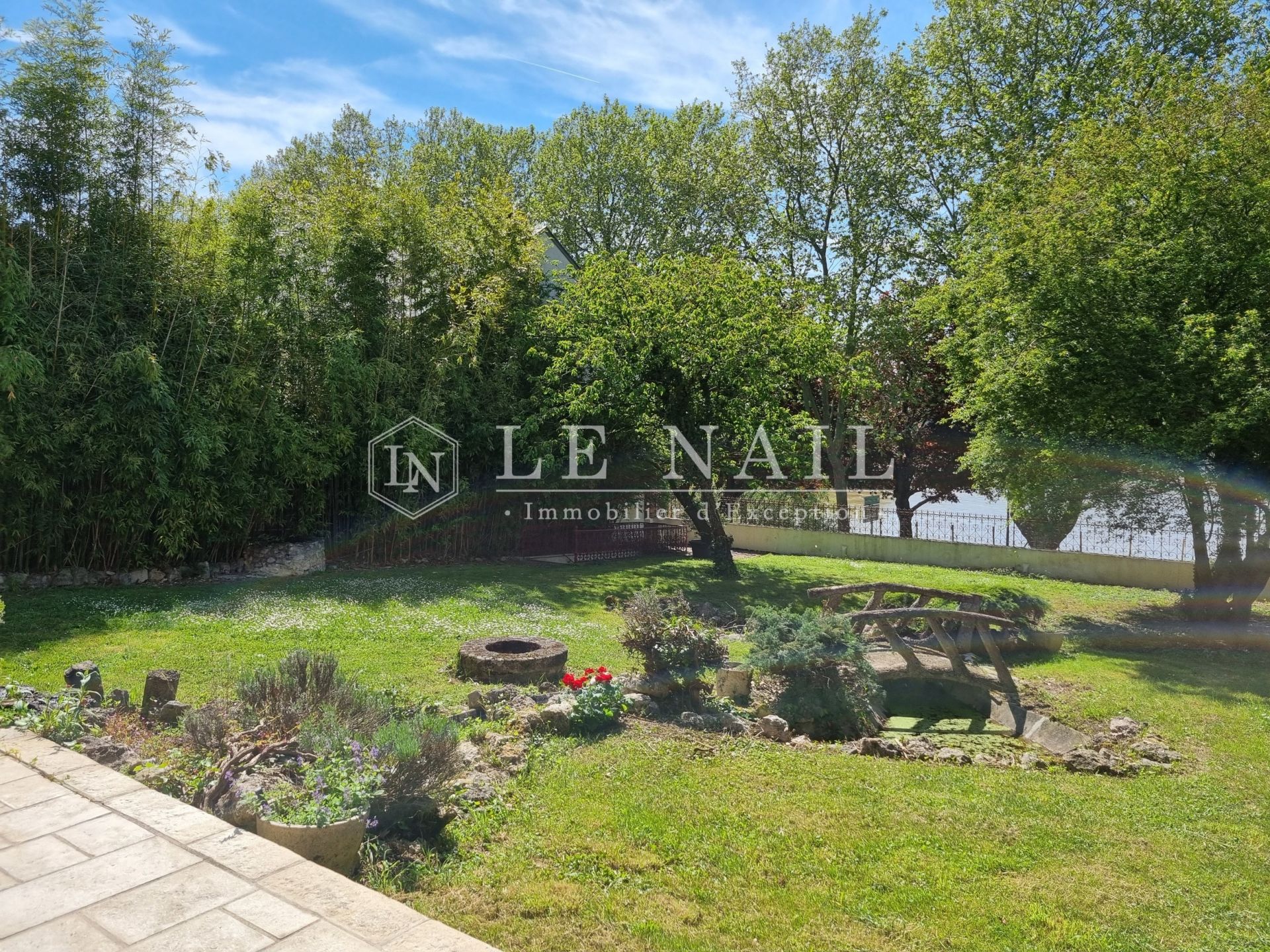 mansion (hôtel particulier) 9 rooms for sale on ORLEANS (45000)