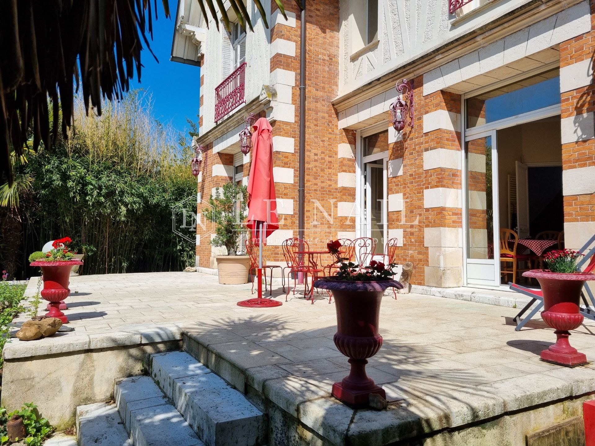 mansion (hôtel particulier) 9 rooms for sale on ORLEANS (45000)